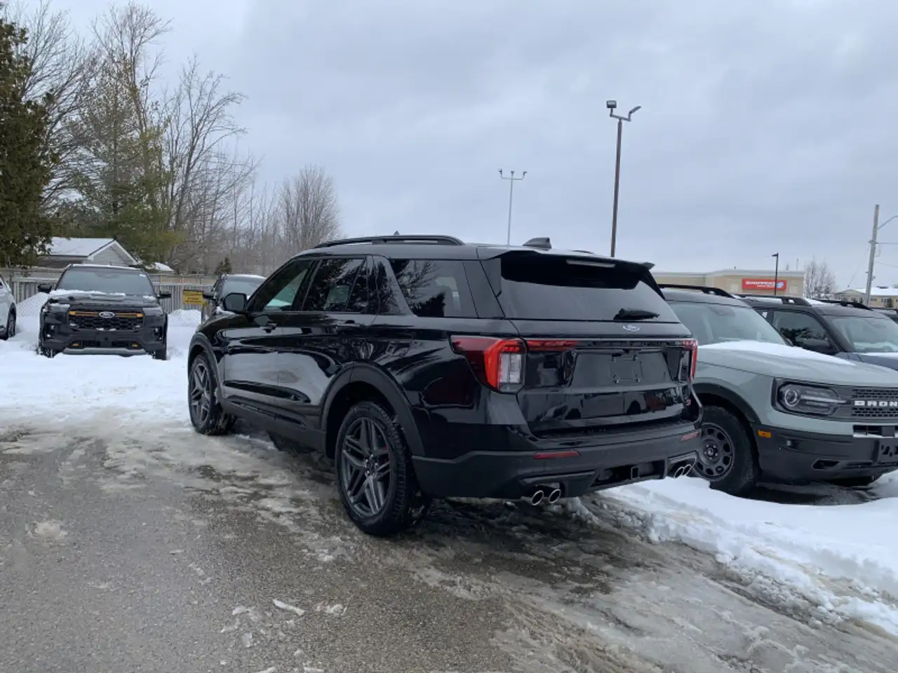 Ford Explorer снимка Ford Explorer