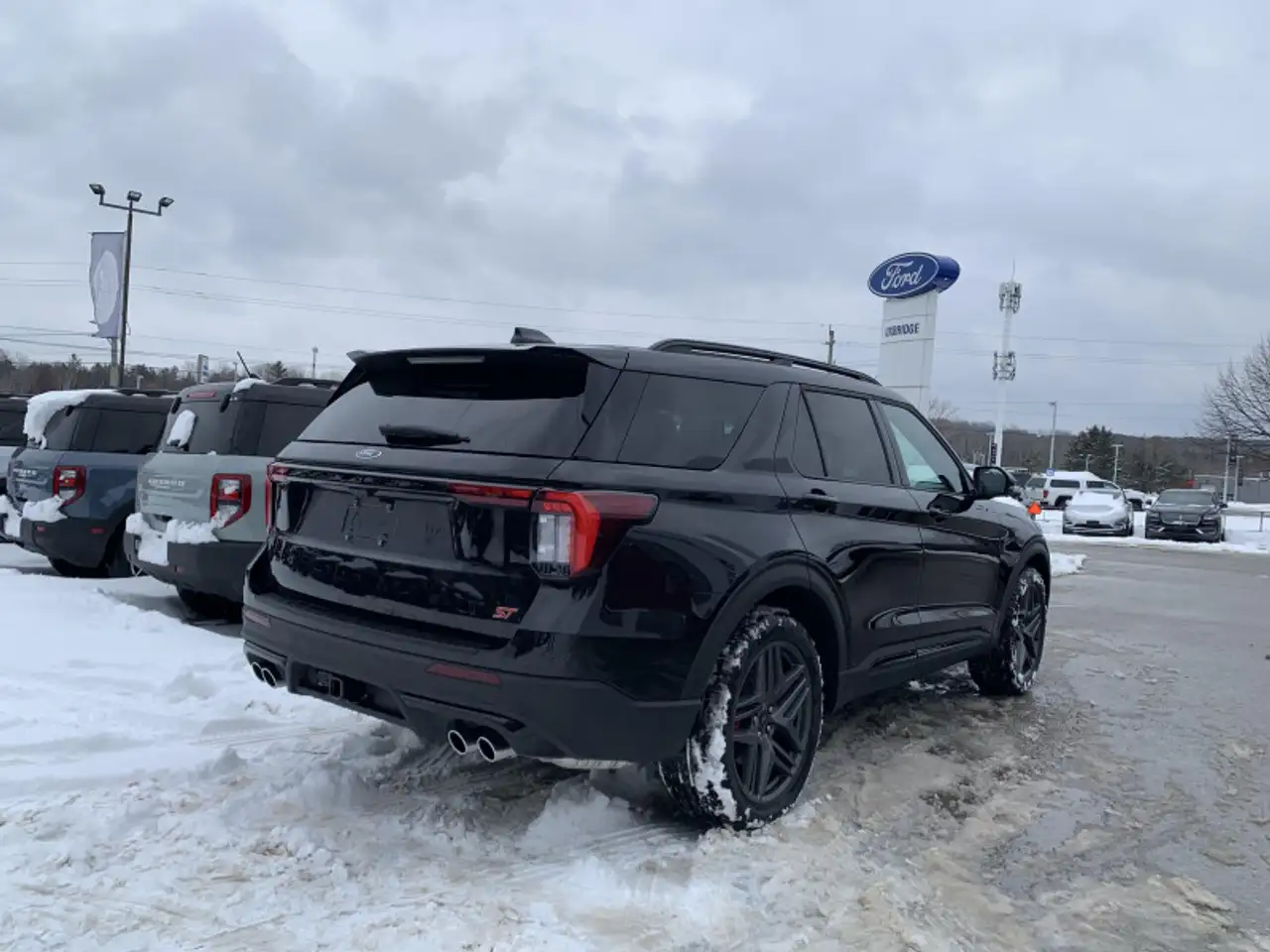 Ford Explorer снимка Ford Explorer