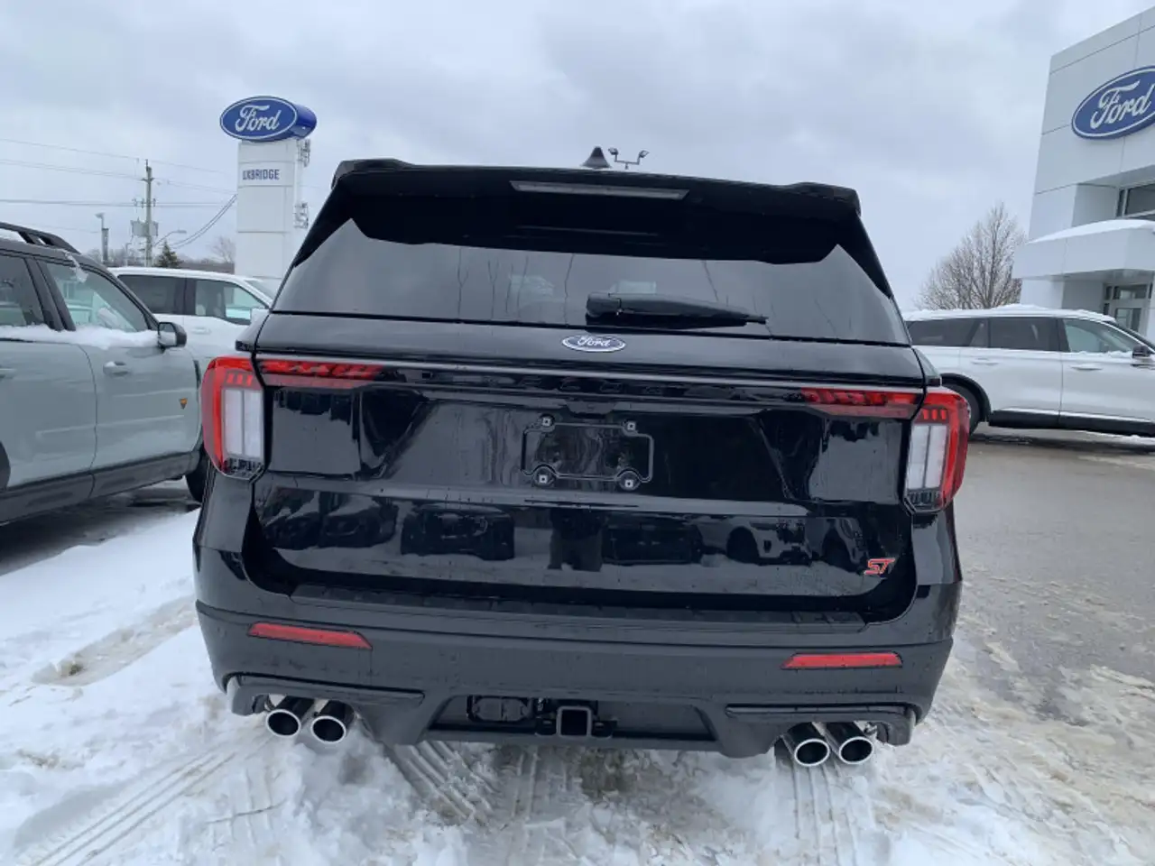 Ford Explorer снимка Ford Explorer