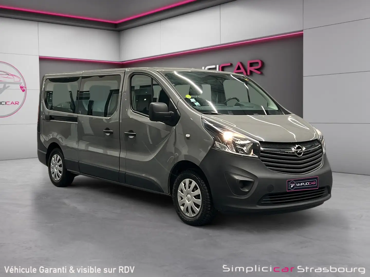 Opel Vivaro Gris - 1