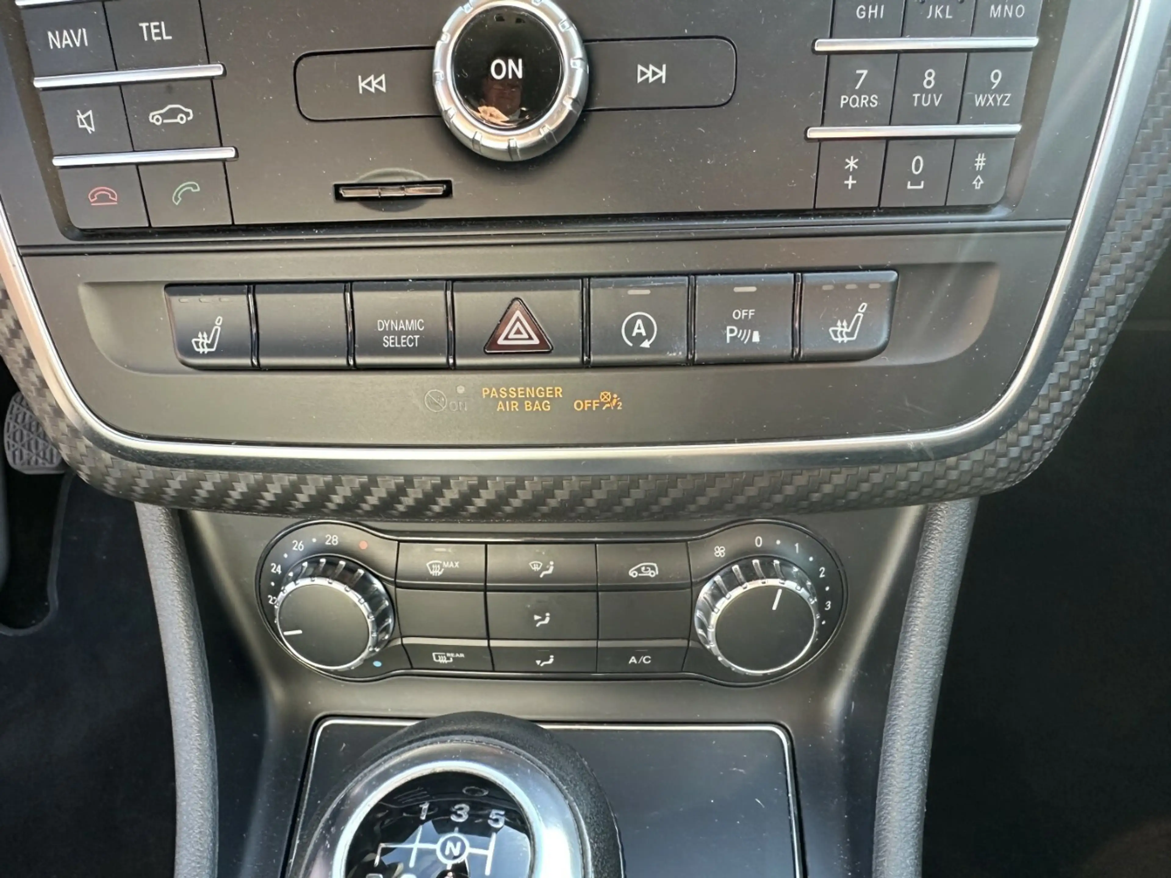 Mercedes-Benz GLA 180 +Navi+Sitzheizung+ — photo 11