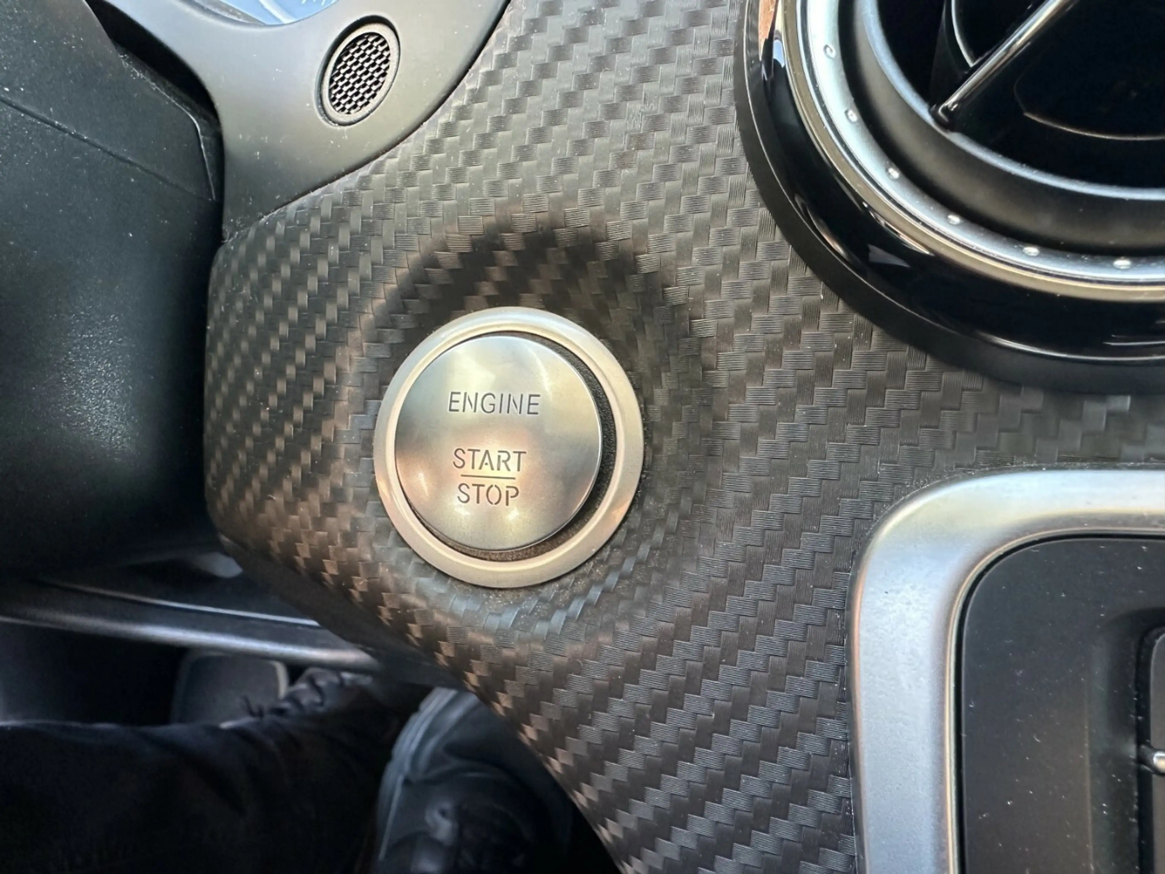 Mercedes-Benz GLA 180 +Navi+Sitzheizung+ — photo 9