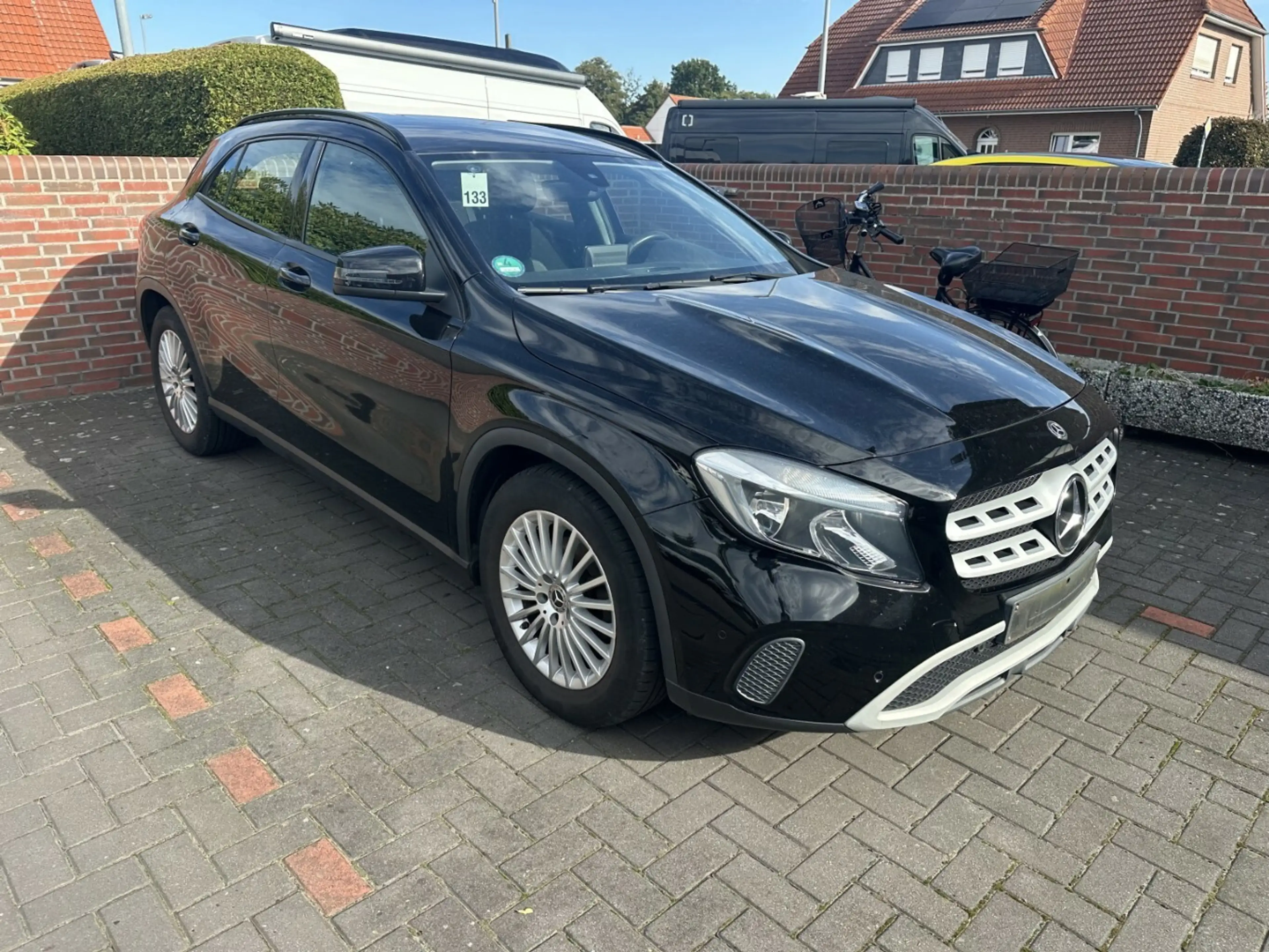 Mercedes-Benz GLA 180 +Navi+Sitzheizung+ — photo 2