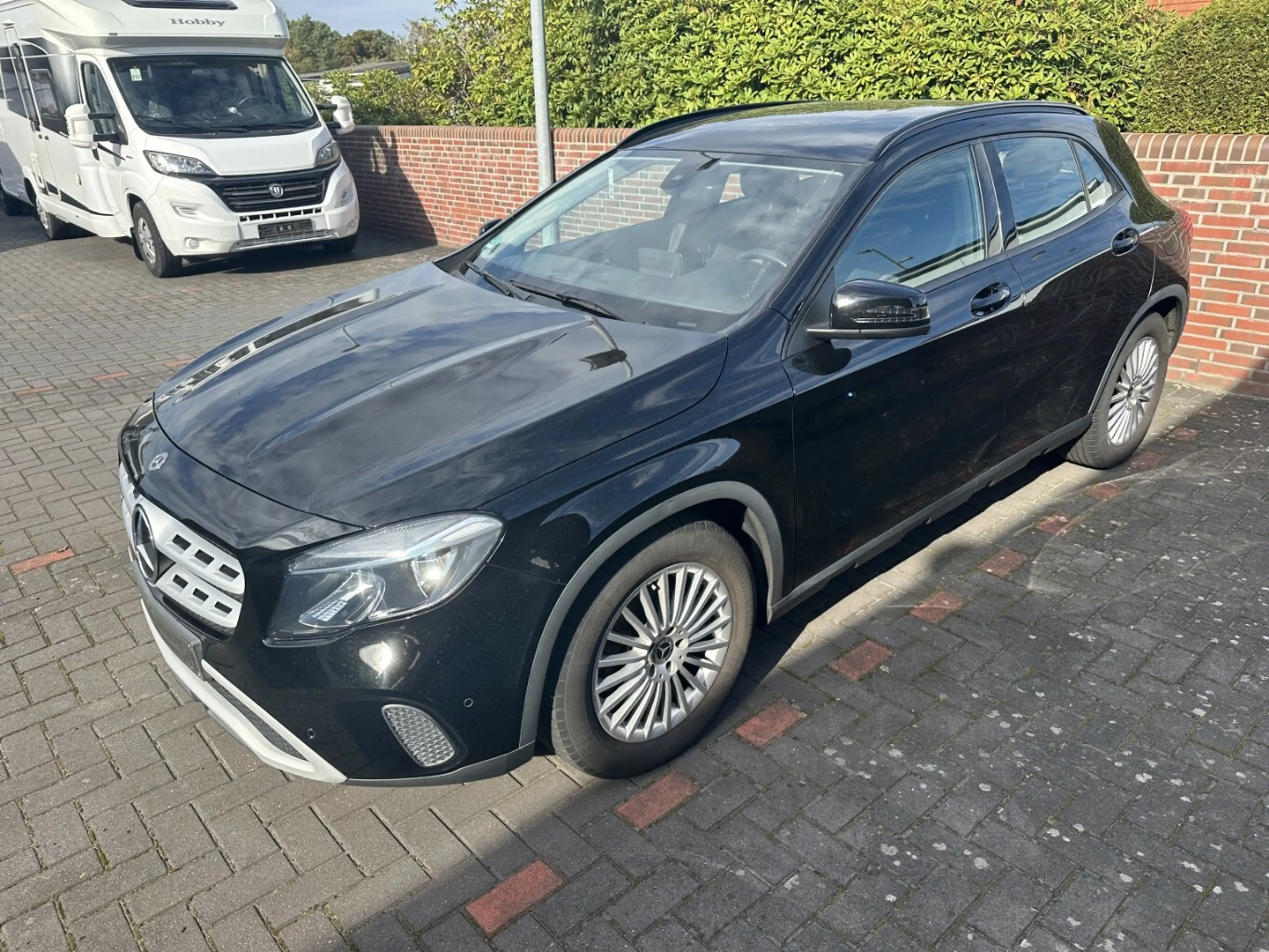 Mercedes-Benz GLA 180 +Navi+Sitzheizung+