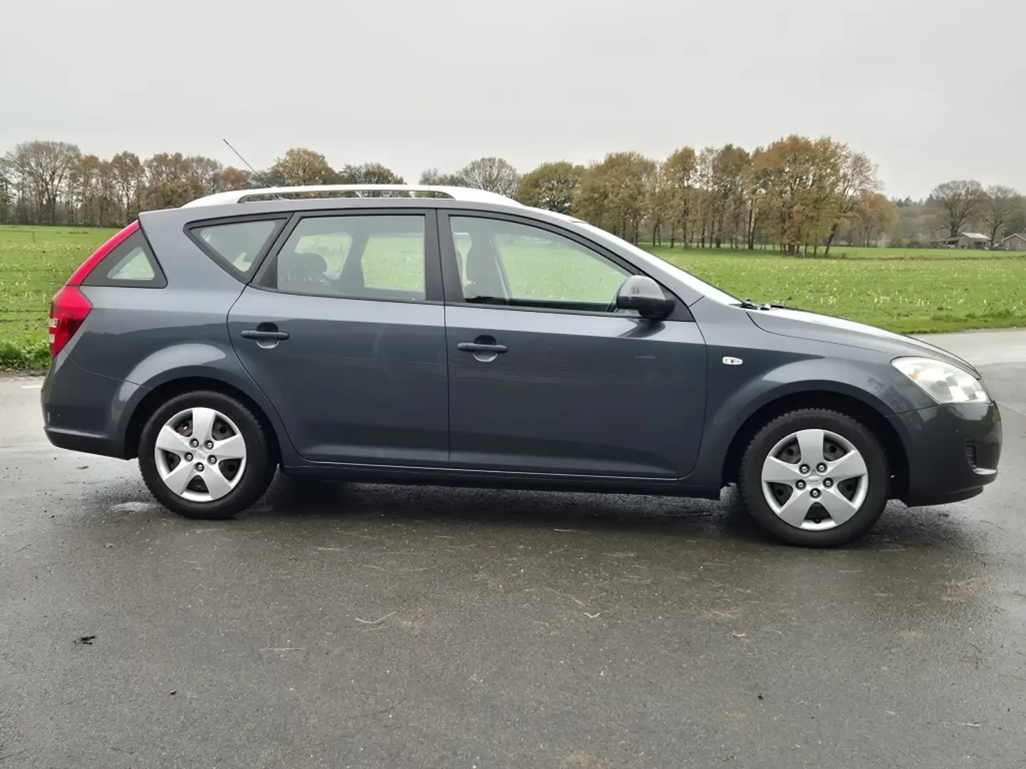 Kia Ceed / cee'd Sporty Wagon 1.6 X-tra Gris - 2