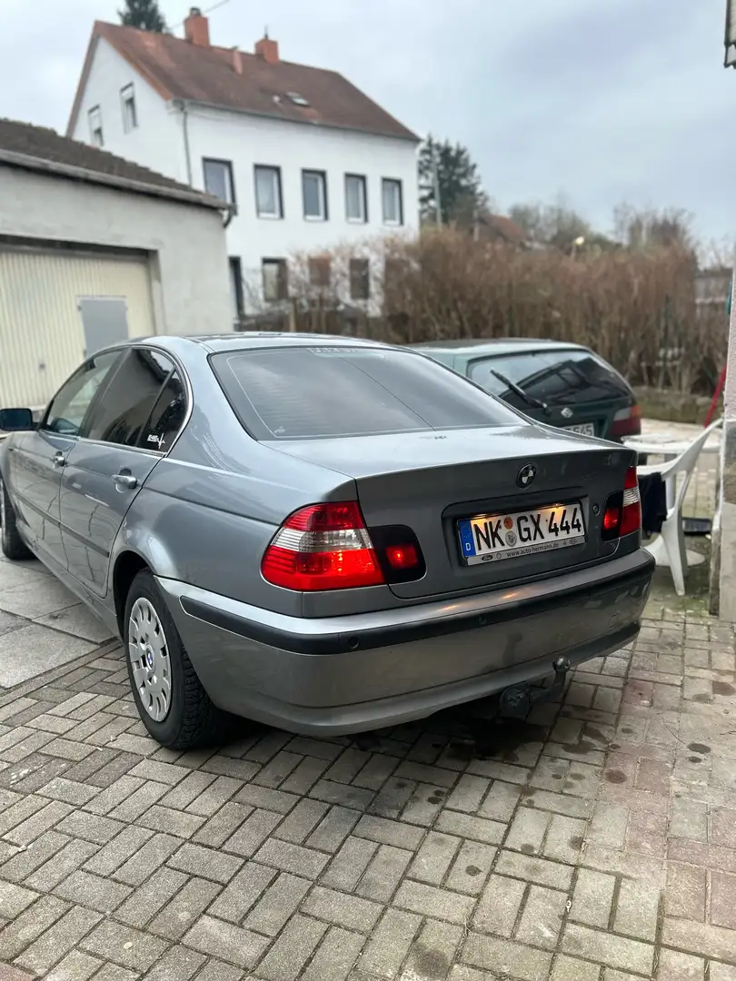 BMW 318 318d Edition Exclusive HU-2026 Grey - 2