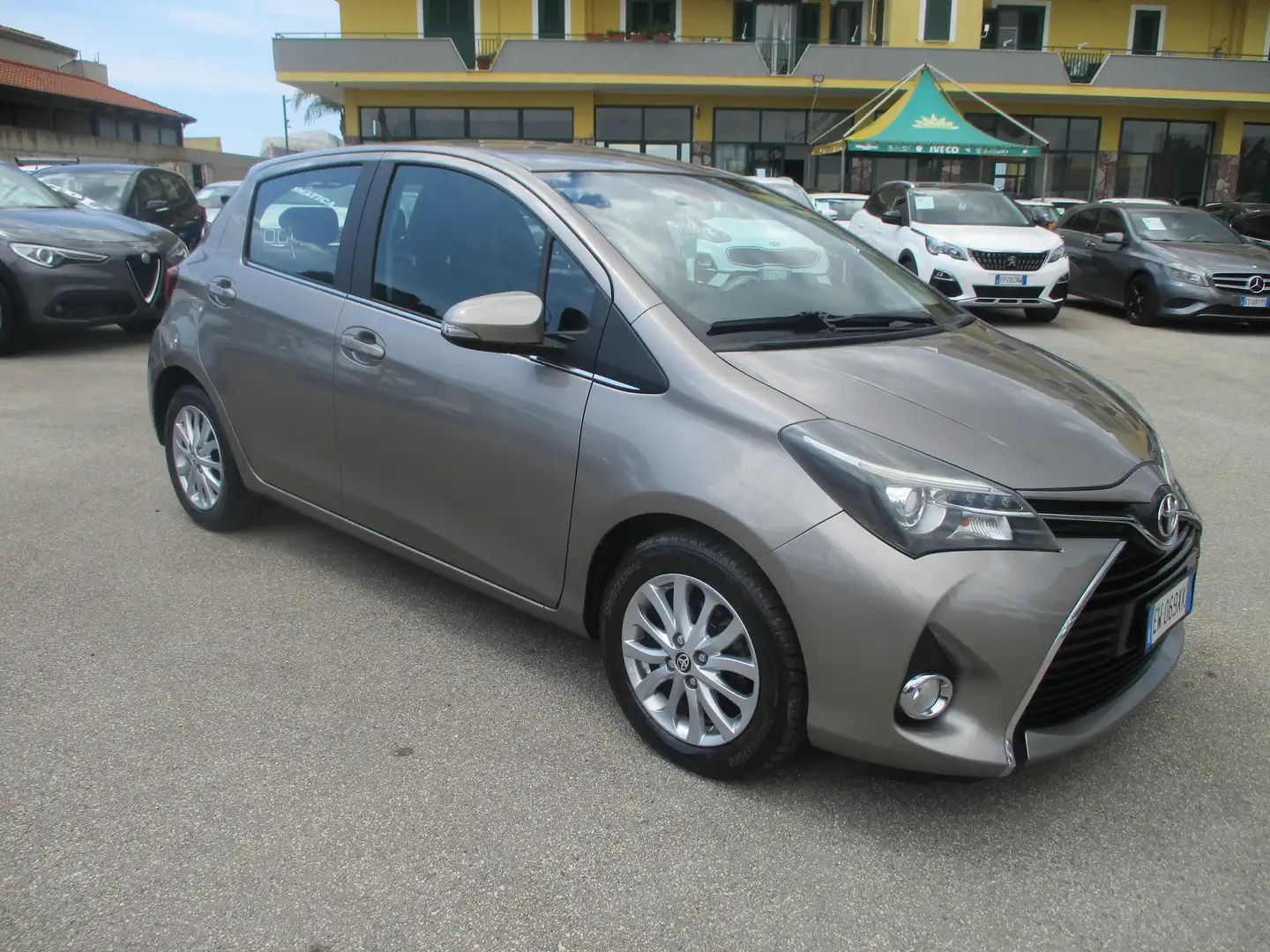 Toyota Yaris YARIS 1.4 D4D 90CV E5 LOUNGE 5P KM CERTIFICATI Gris - 1
