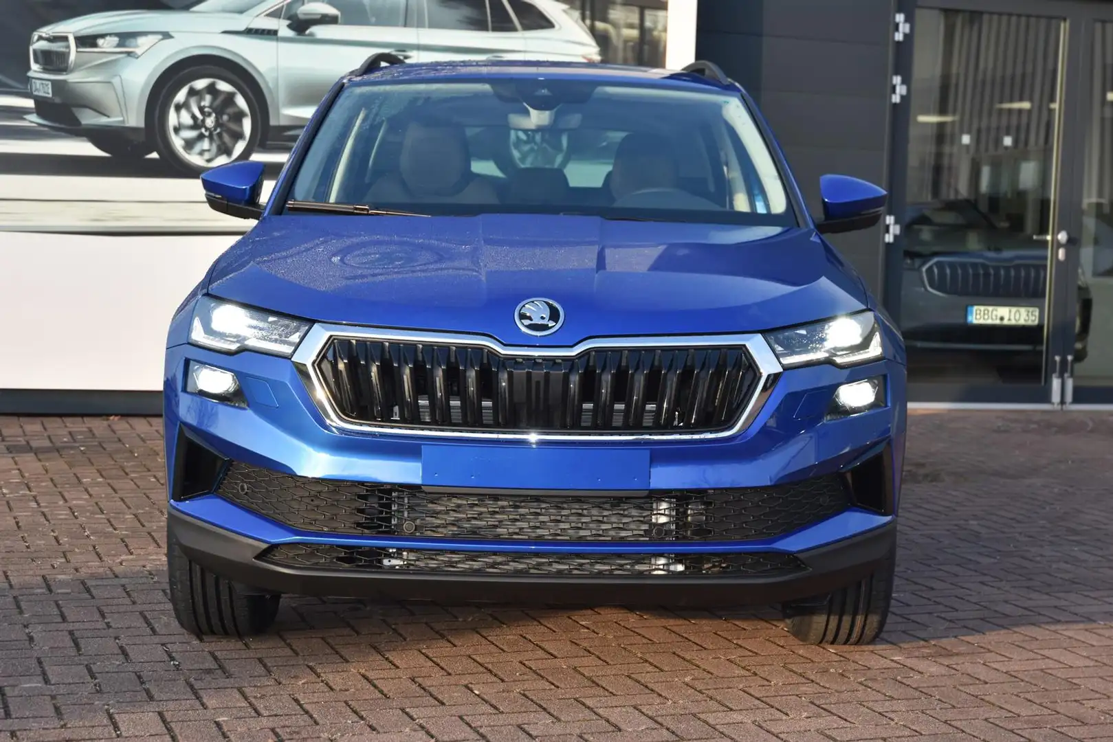 Skoda Karoq 1.5 TSI DSG Balance*Navi*Matrix*Gar.*uvm.* Blau - 2