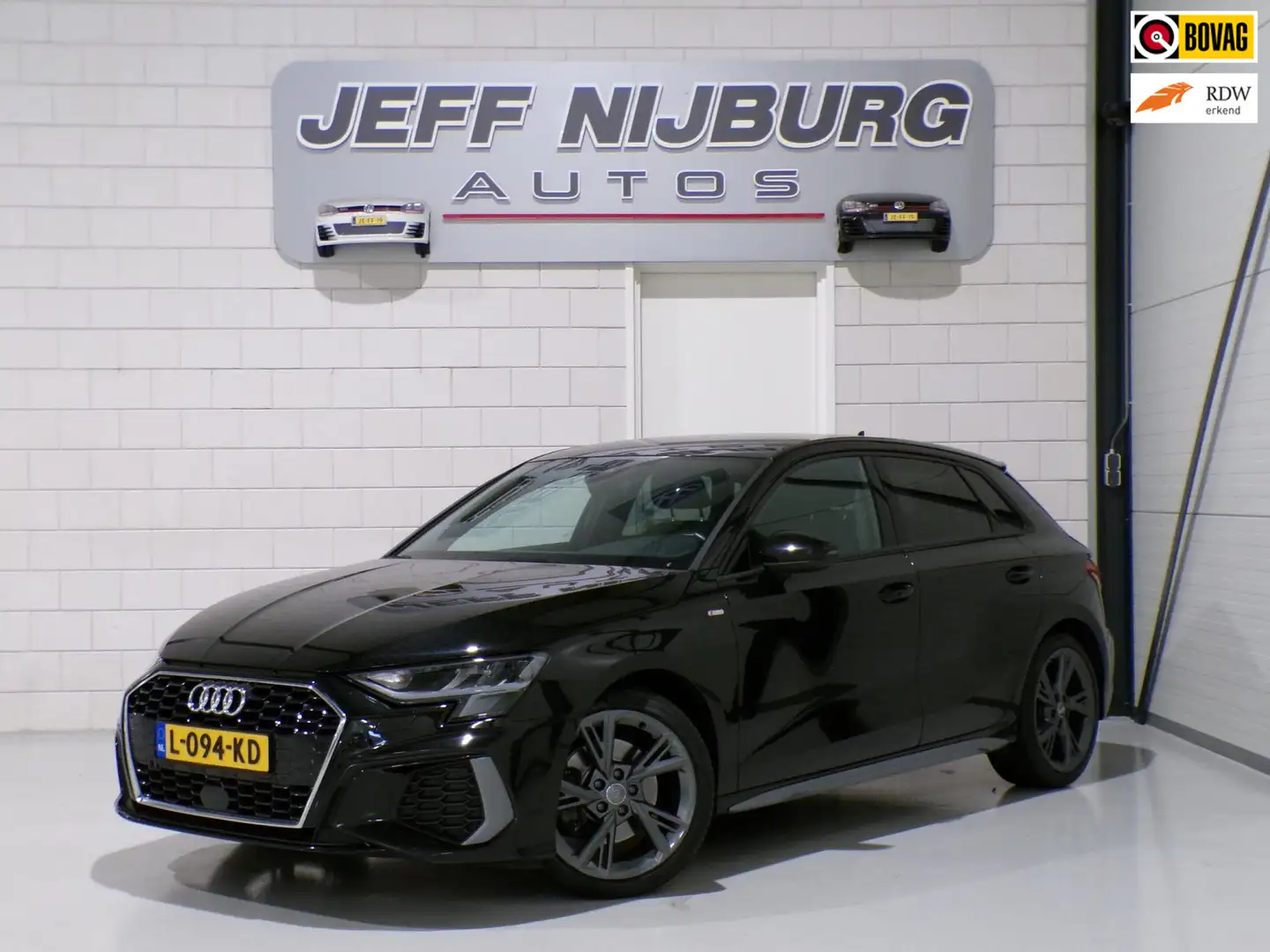 Audi A3 Sportback 35 TFSI 150PK S-Line edition "Automaat" Zwart - 1