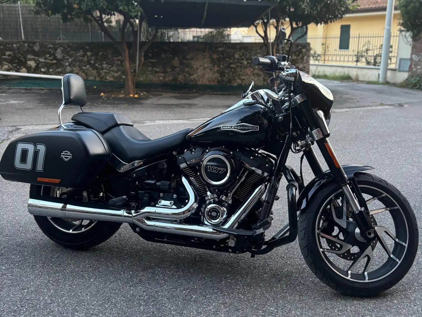 Harley-Davidson Sport Glide Noir - 1