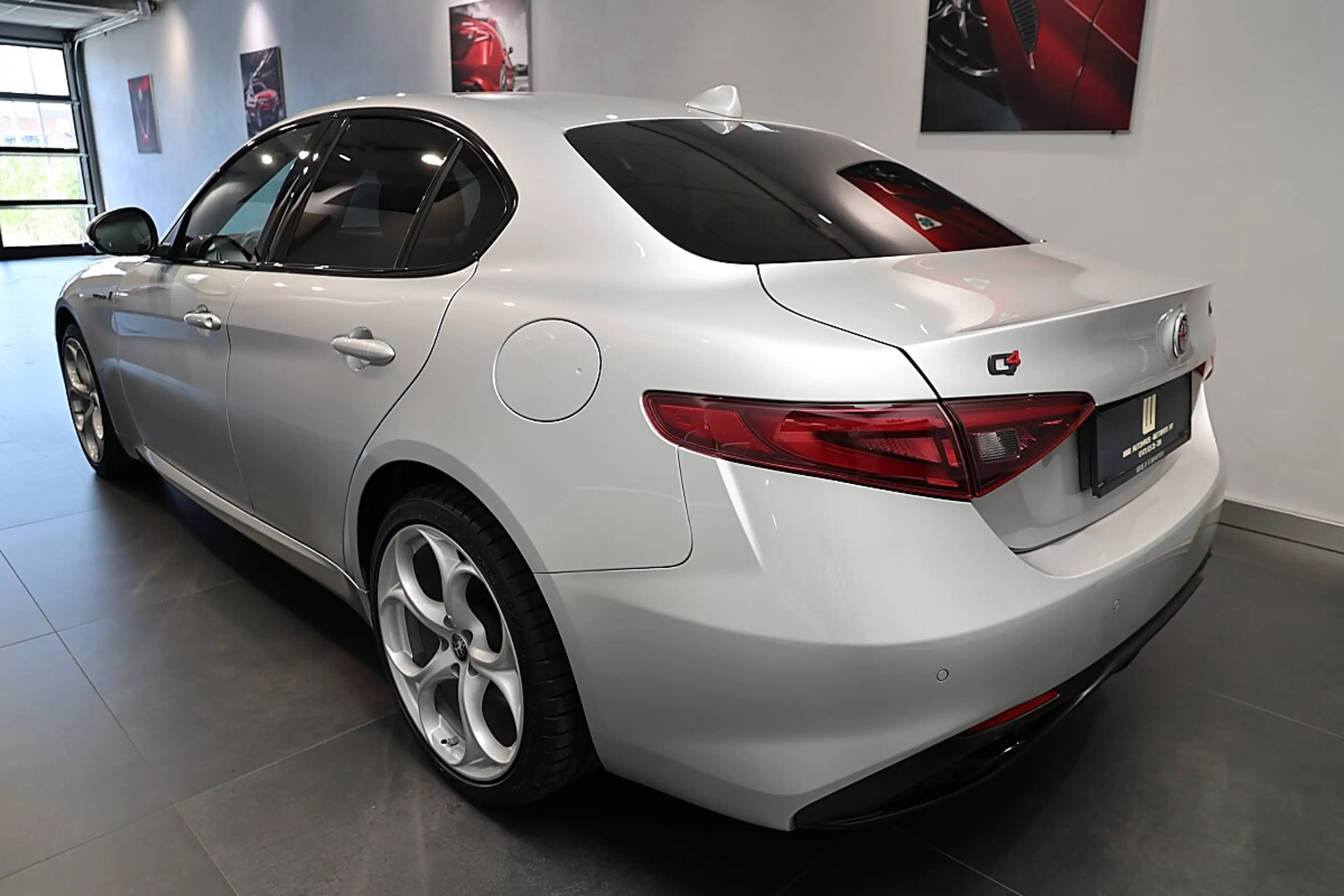 Alfa Romeo Giulia Ti + Veloce Paket 2,0 280 AT8 Q4 — photo 4