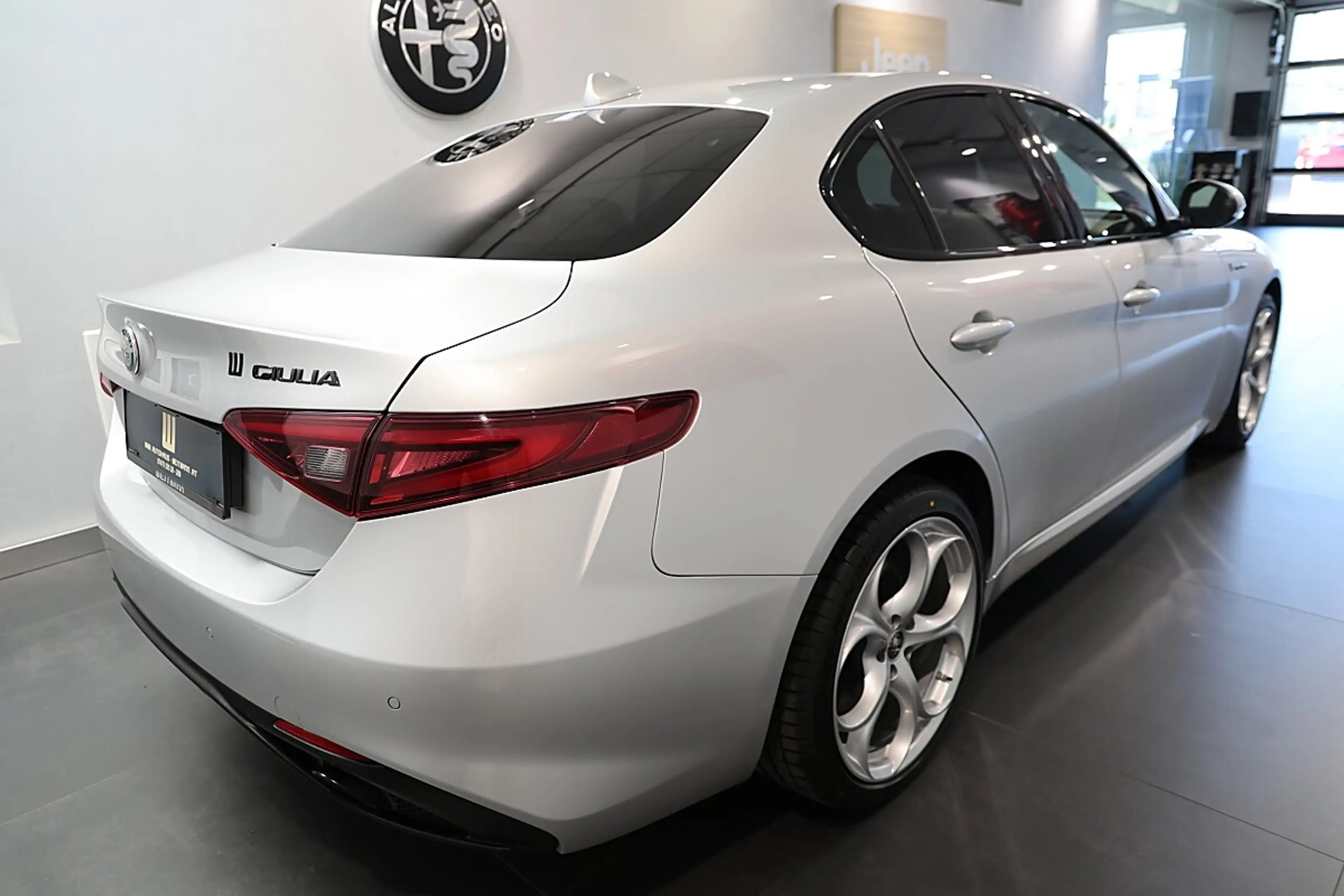 Alfa Romeo Giulia Ti + Veloce Paket 2,0 280 AT8 Q4 — photo 5