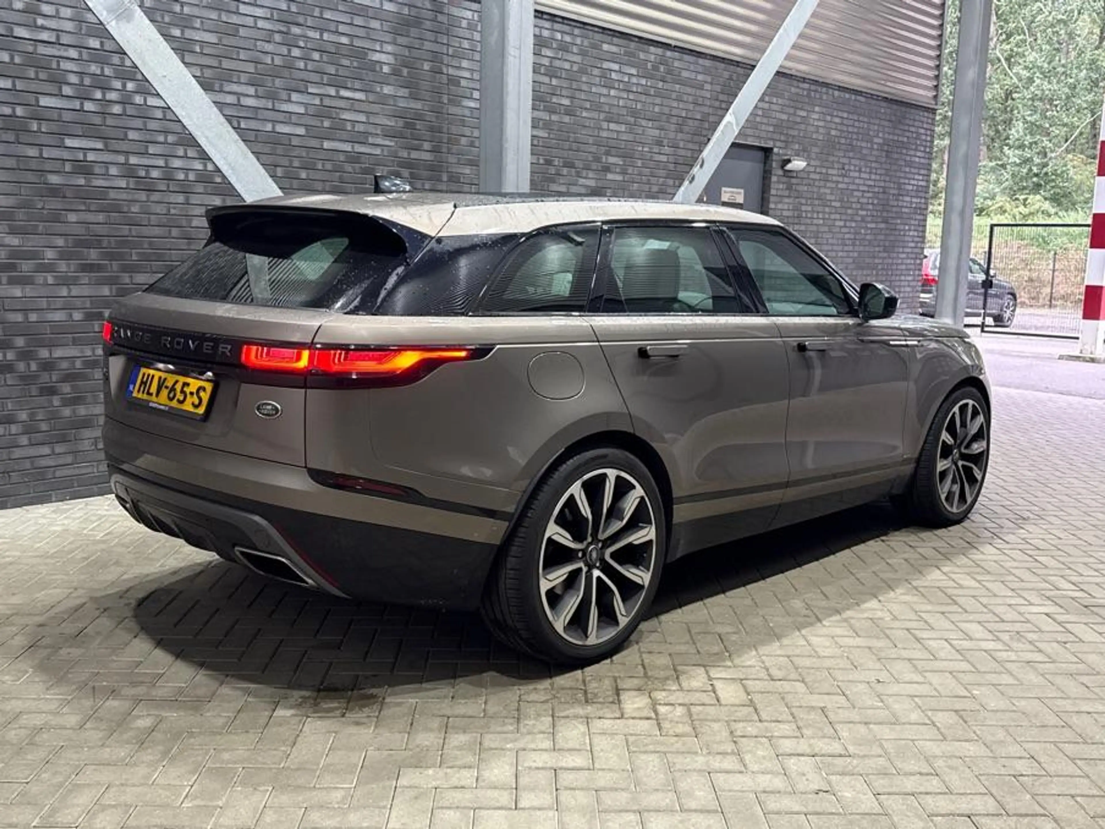 Land Rover Range Rover Velar 2.0 I4 Turbo AWD HSE | Schuifdak | Massage + Venti — photo 2