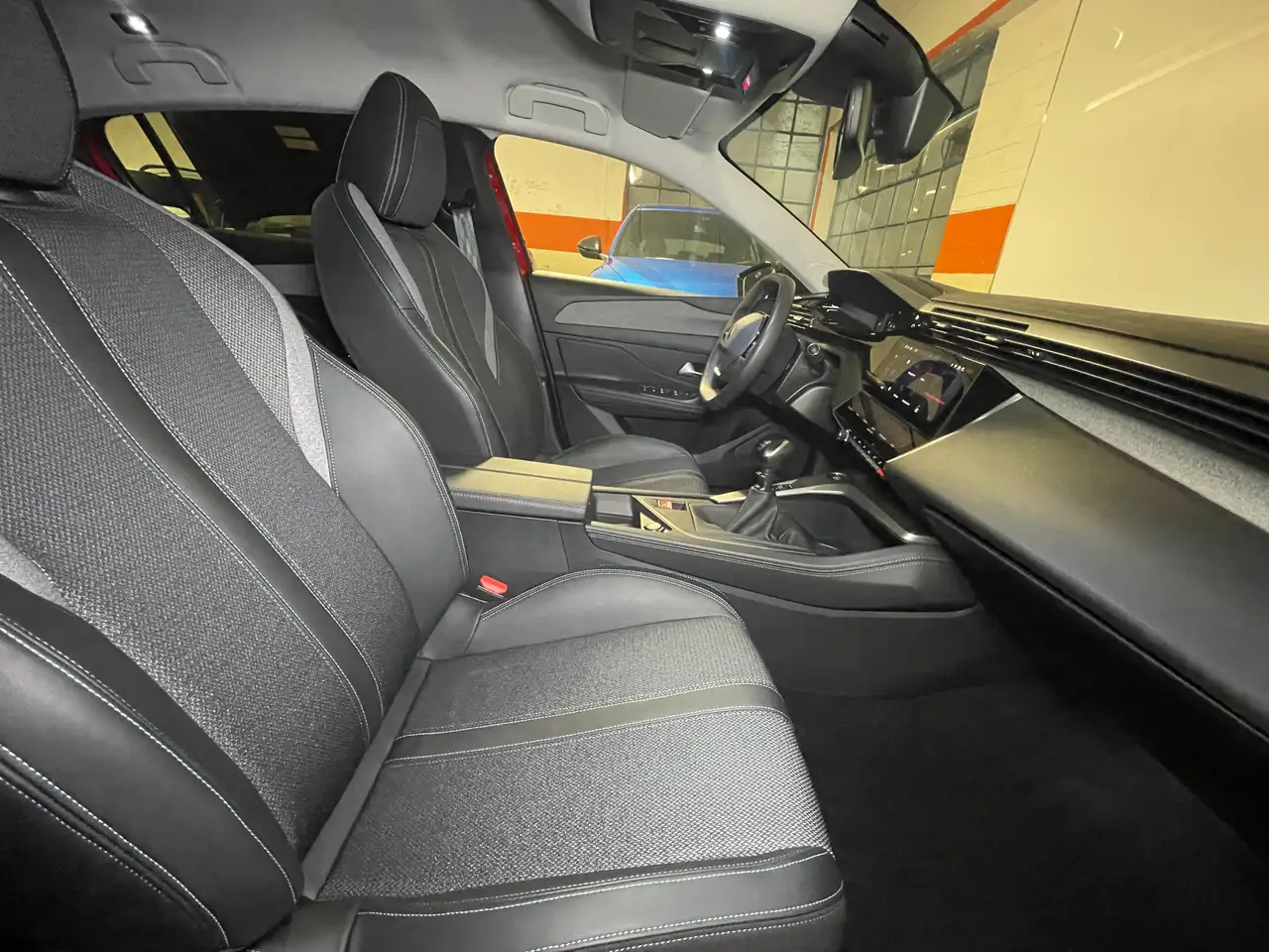 Peugeot 308 1.2 130cv Allure + Key Less + Navi + Telecamera 23
