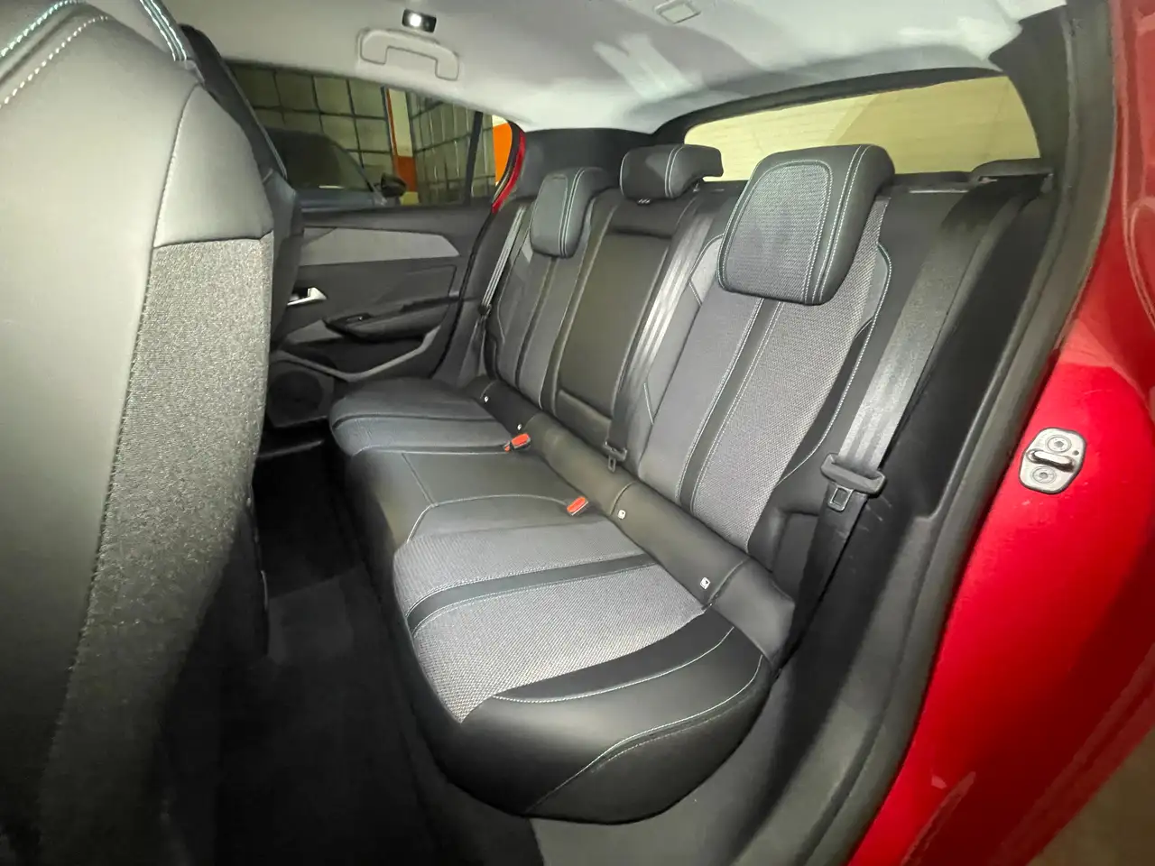 Peugeot 308 1.2 130cv Allure + Key Less + Navi + Telecamera 24