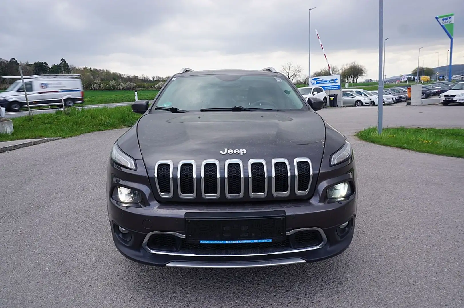 Jeep Cherokee 2,0 MultiJet II AWD Longitude Aut. Schwarz - 1