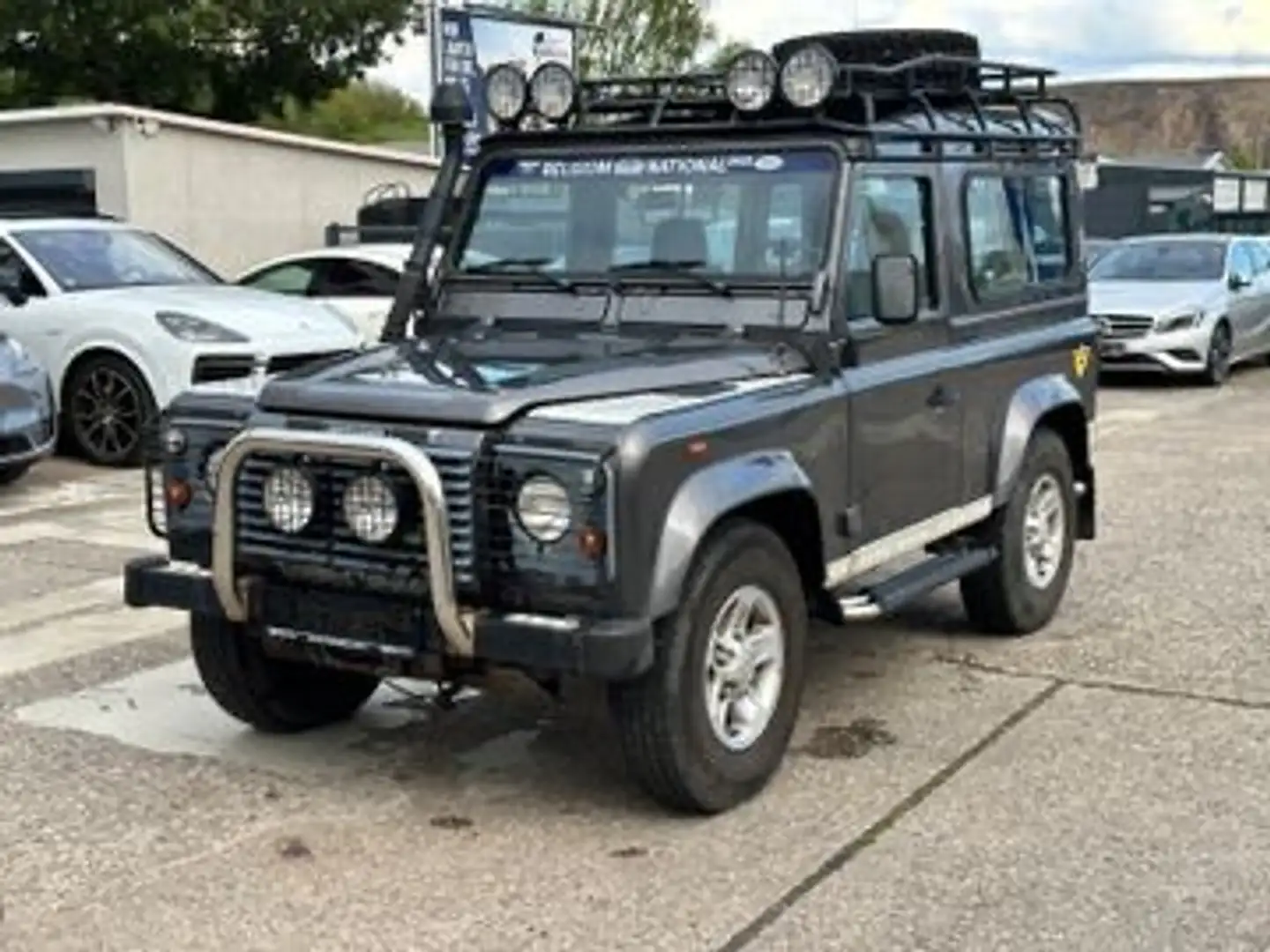 Land Rover Defender 90 E Station Wagon/Motor 2,5 Ltr. Schwarz - 1
