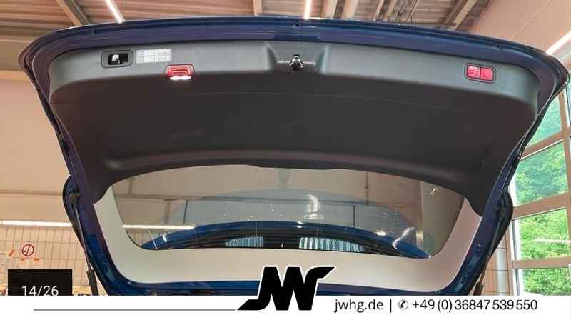 Mercedes-Benz C 300 2x AMG Line MBUX Distronic+ Kamera Night — photo 10