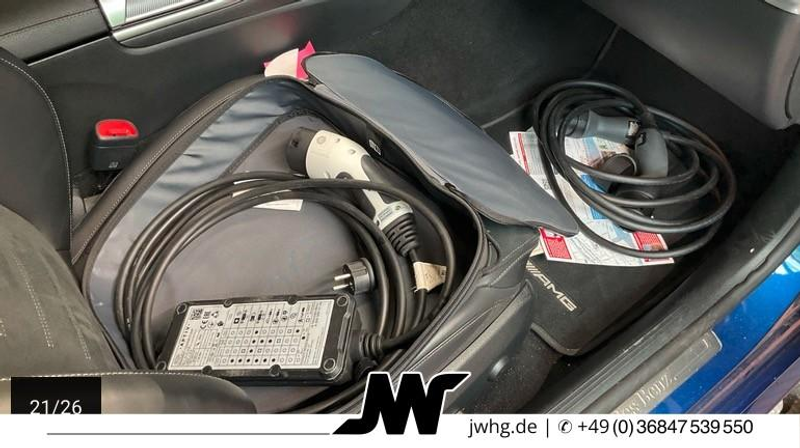 Mercedes-Benz C 300 2x AMG Line MBUX Distronic+ Kamera Night — photo 14