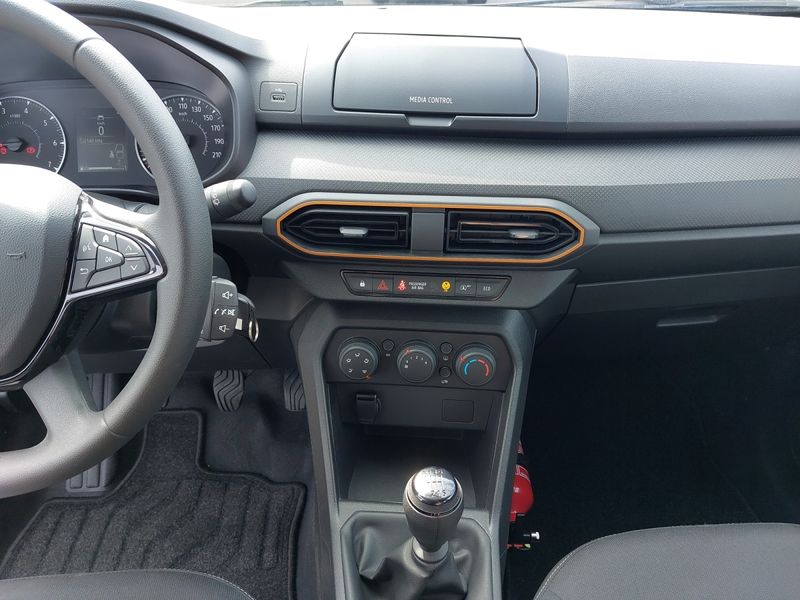 Dacia Sandero Stepway Essential TCe 90 — photo 9