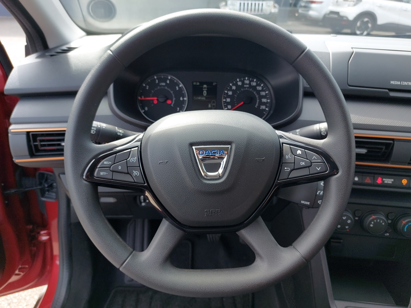 Dacia Sandero Stepway Essential TCe 90 — photo 13