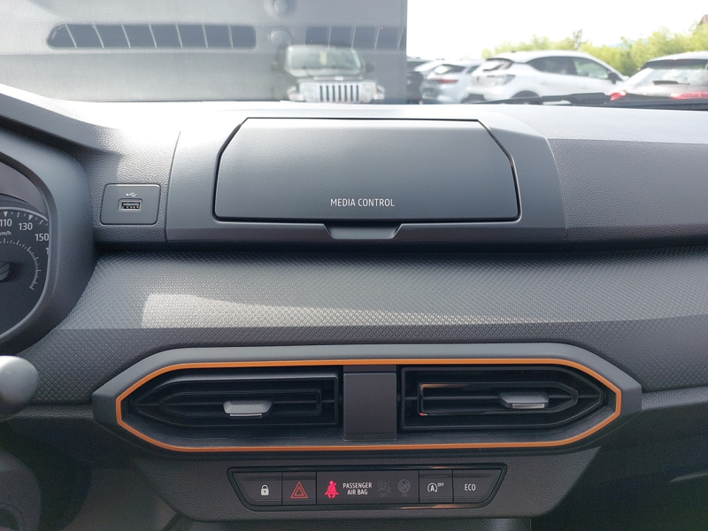 Dacia Sandero Stepway Essential TCe 90 — photo 10
