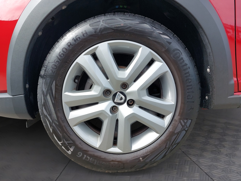Dacia Sandero Stepway Essential TCe 90 — photo 14