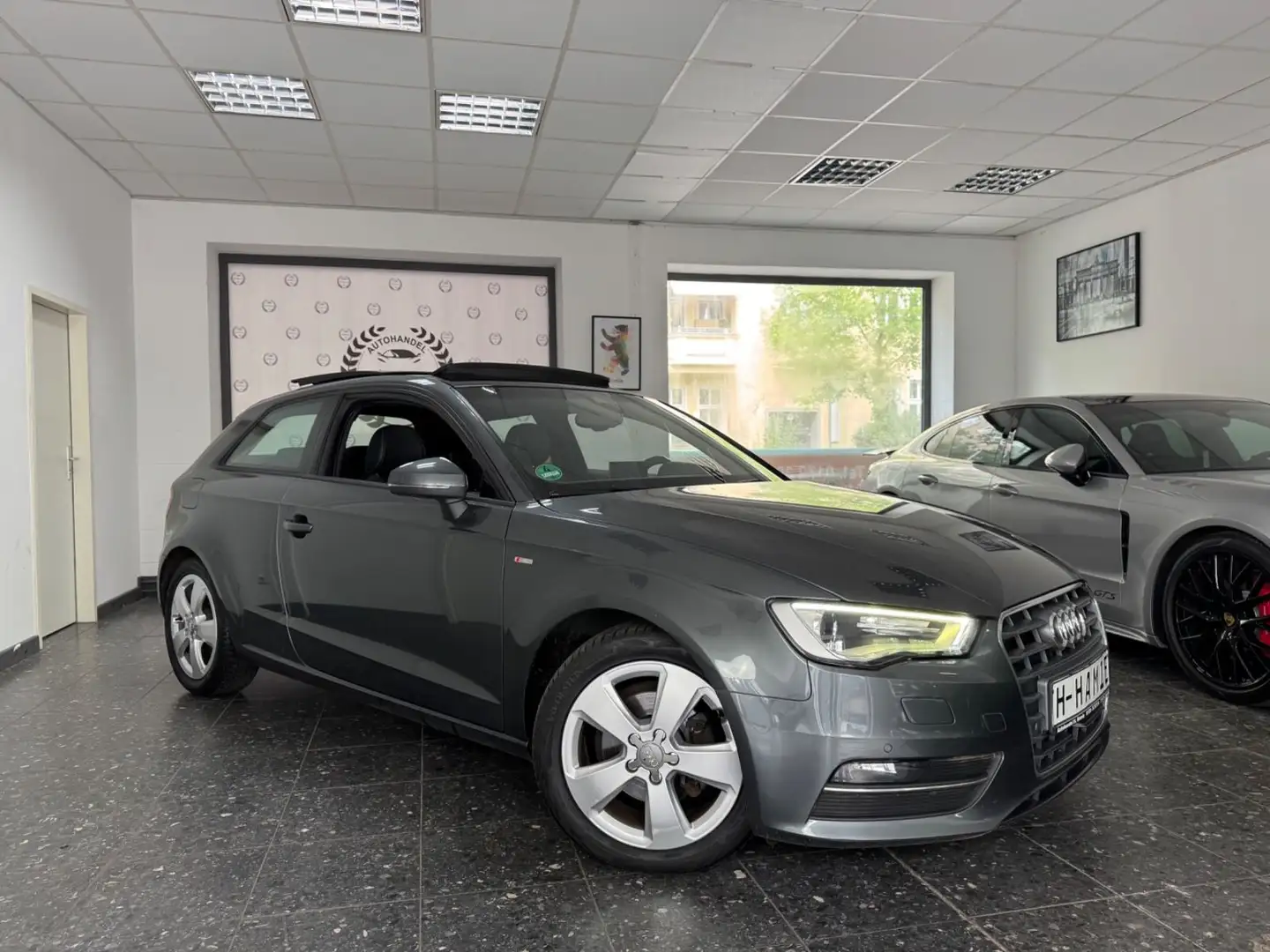 Audi A3 S-LINE AUTO PANO KEYLESS LED SP.SZ T-WINKEL. Gris - 2