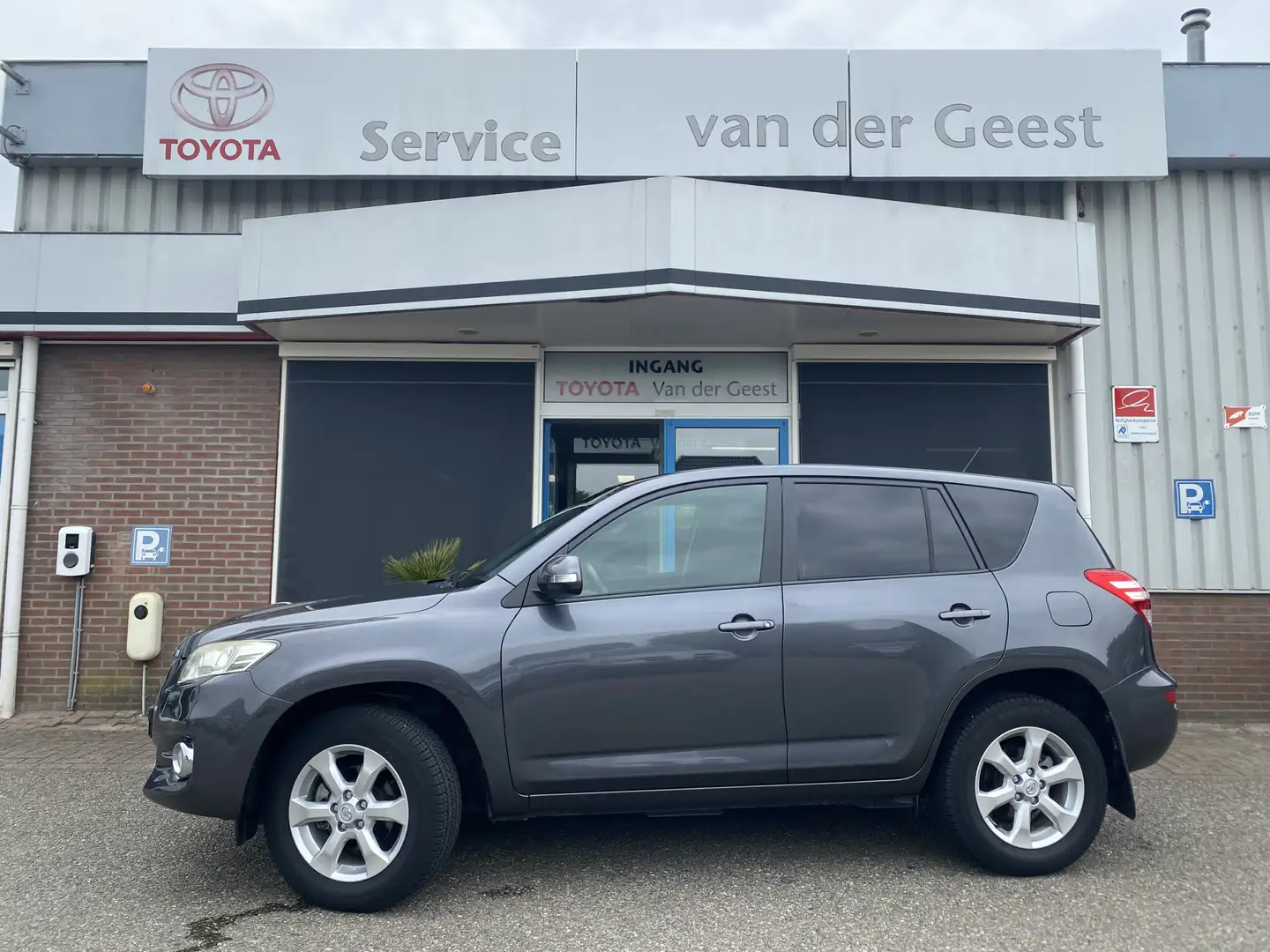 Toyota RAV 4 2.0 VVTi Dynamic 2WD siva - 1
