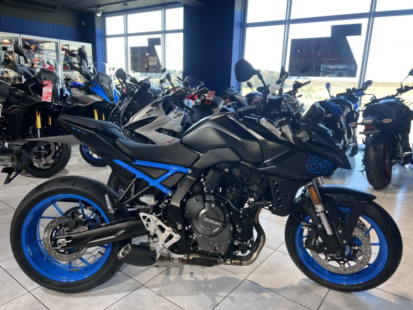 Suzuki GSX 8S rabaissée 25 mm 550-076-25 Zwart - 1