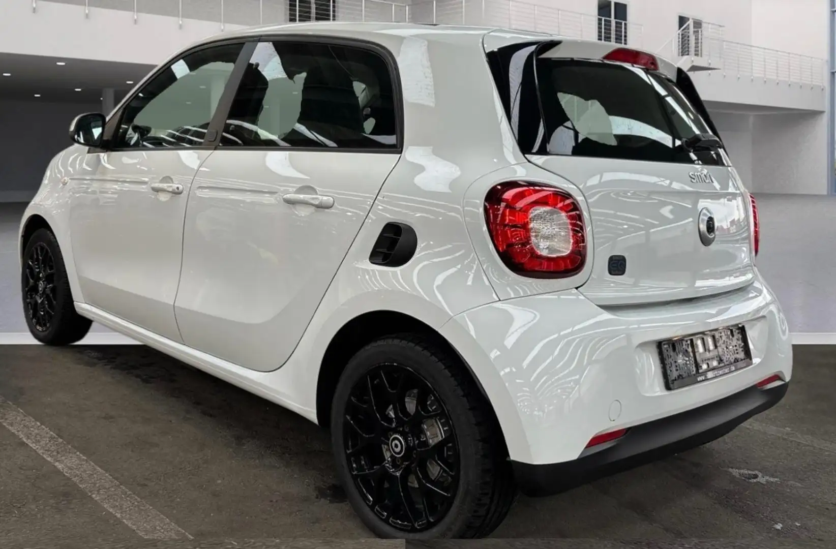 smart forFour Prime,Vollausstattung wie 22KW, Leder , Sportpaket Blanc - 2