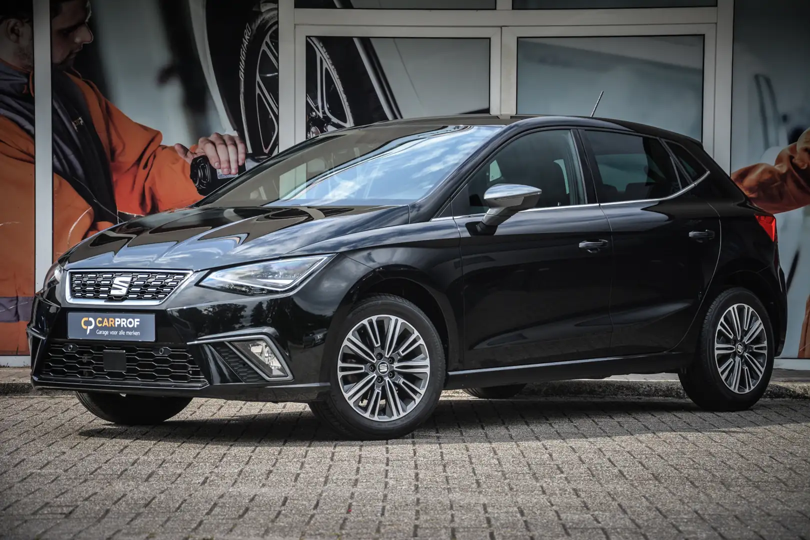 SEAT Ibiza 1.0 EcoTSI 85kW/115pk Xcellence Zwart - 1