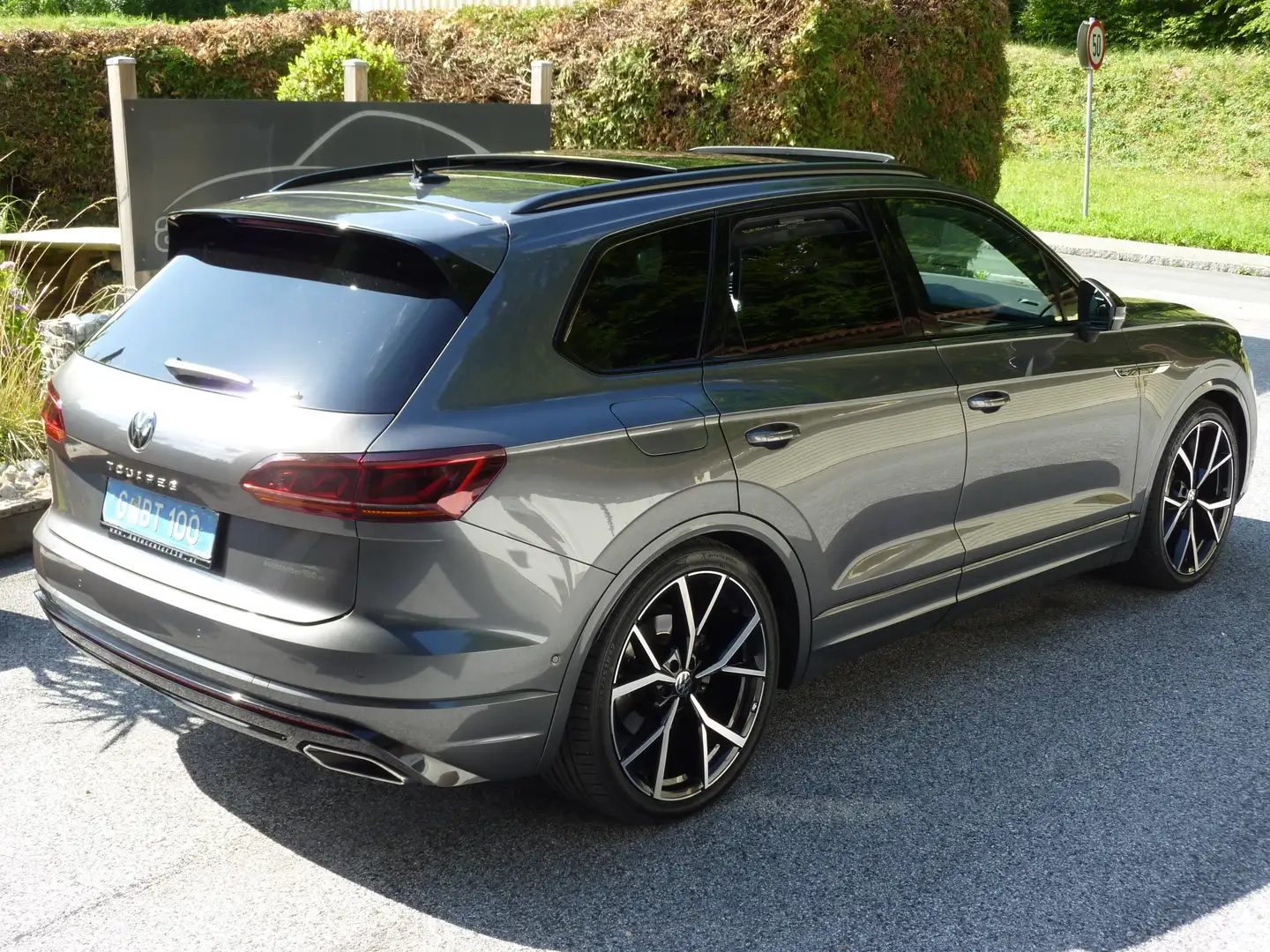 Volkswagen Touareg R-Line 4Motion V6 tdi R-Line*Pano*Luft*AHK*Standhz Grau - 2