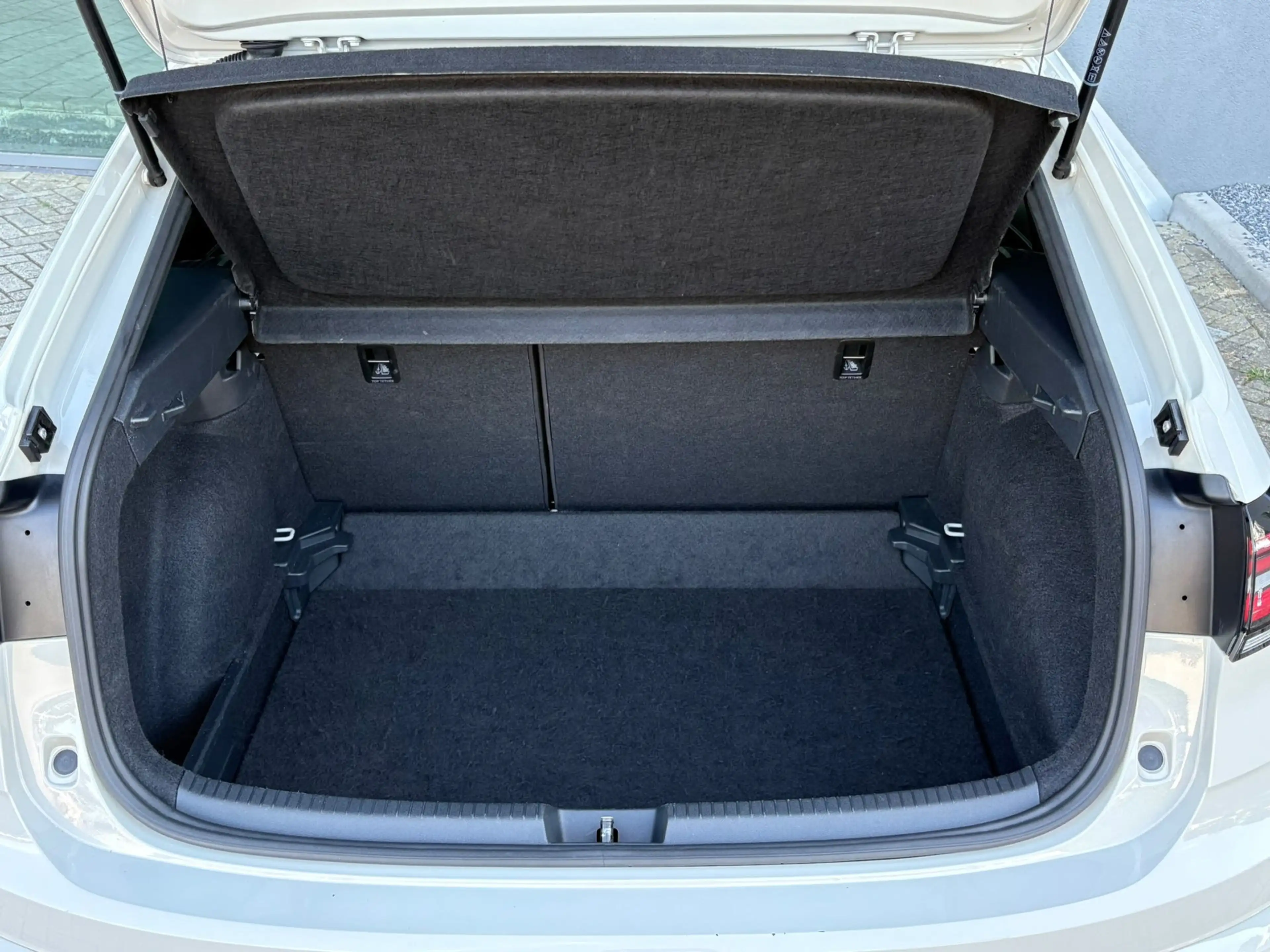 Volkswagen Taigo 1.0 TSI R-Line Business Automaat / Panoramadak / C — photo 37