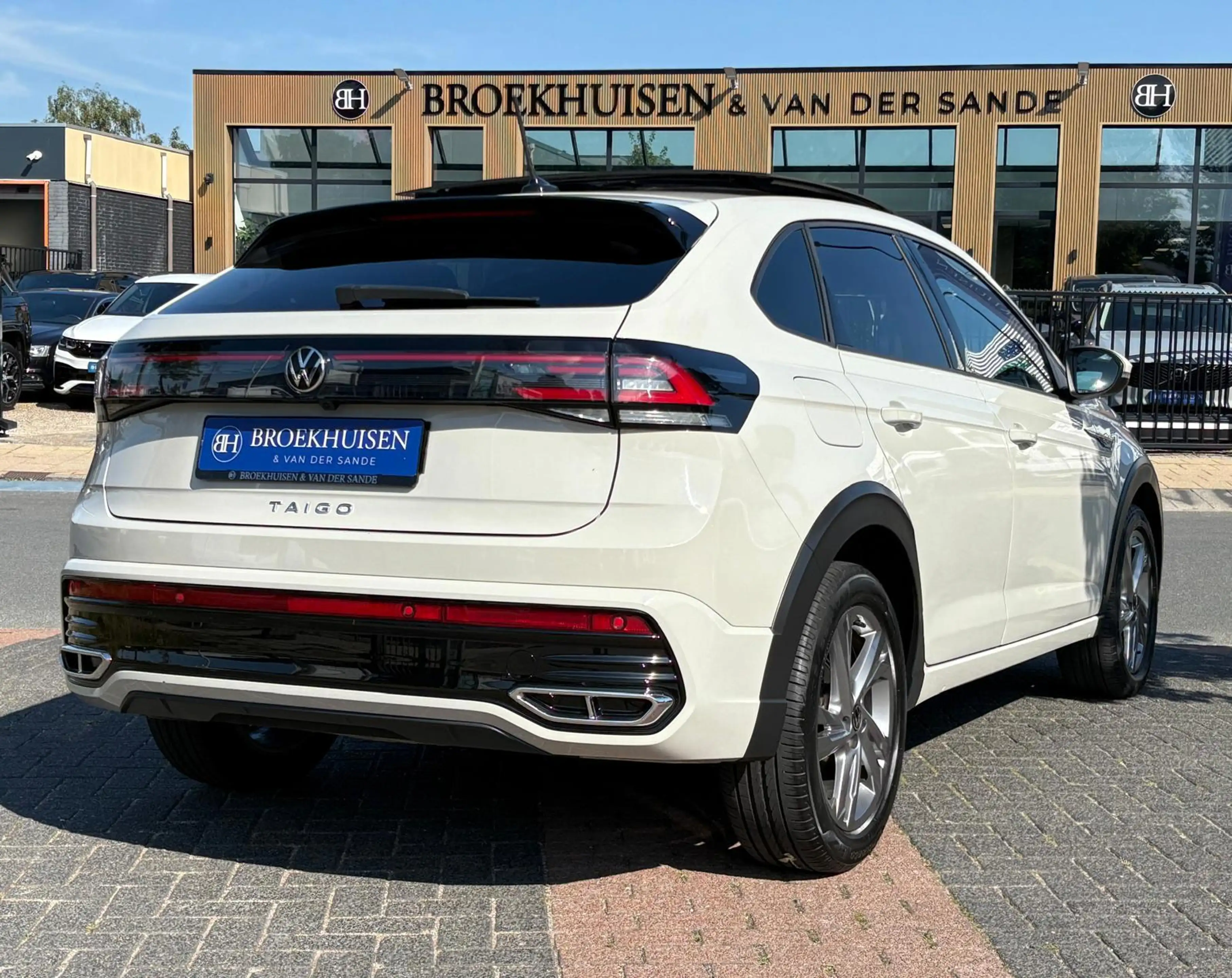 Volkswagen Taigo 1.0 TSI R-Line Business Automaat / Panoramadak / C — photo 2