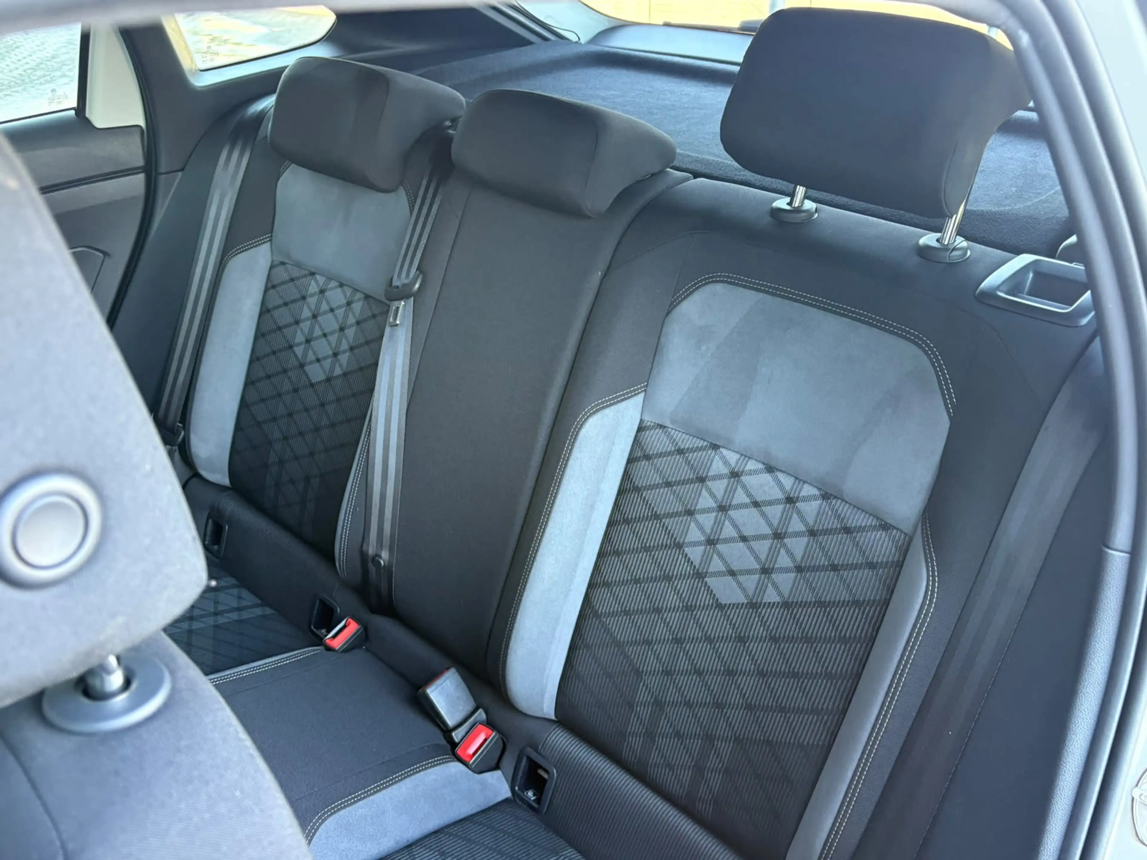 Volkswagen Taigo 1.0 TSI R-Line Business Automaat / Panoramadak / C — photo 46