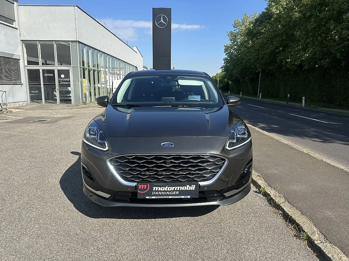Ford Kuga 2,0 EcoBlue Hybrid Vignale Grau - 1