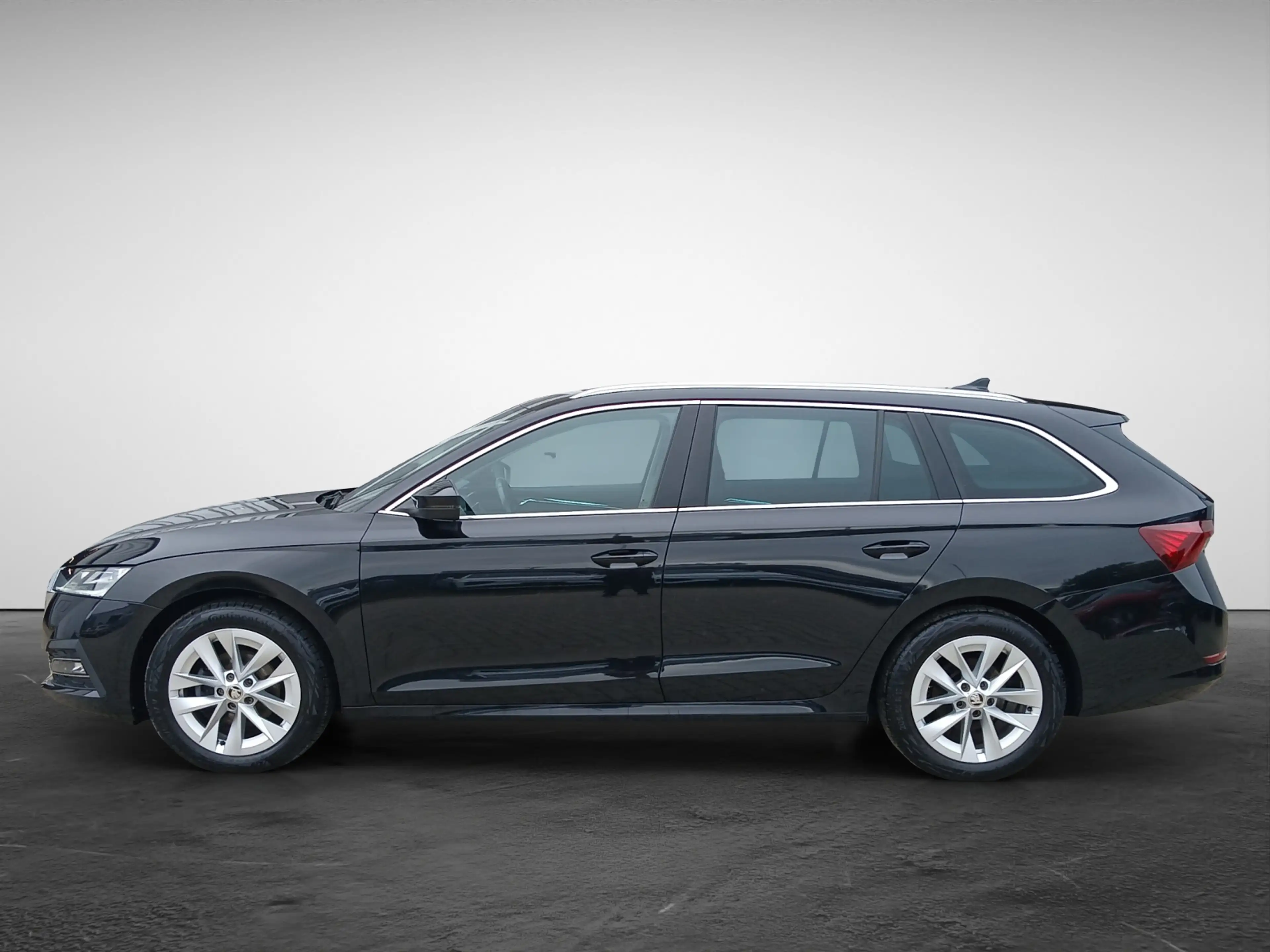 Skoda Octavia Combi 2.0 TDI DSG Style — photo 3