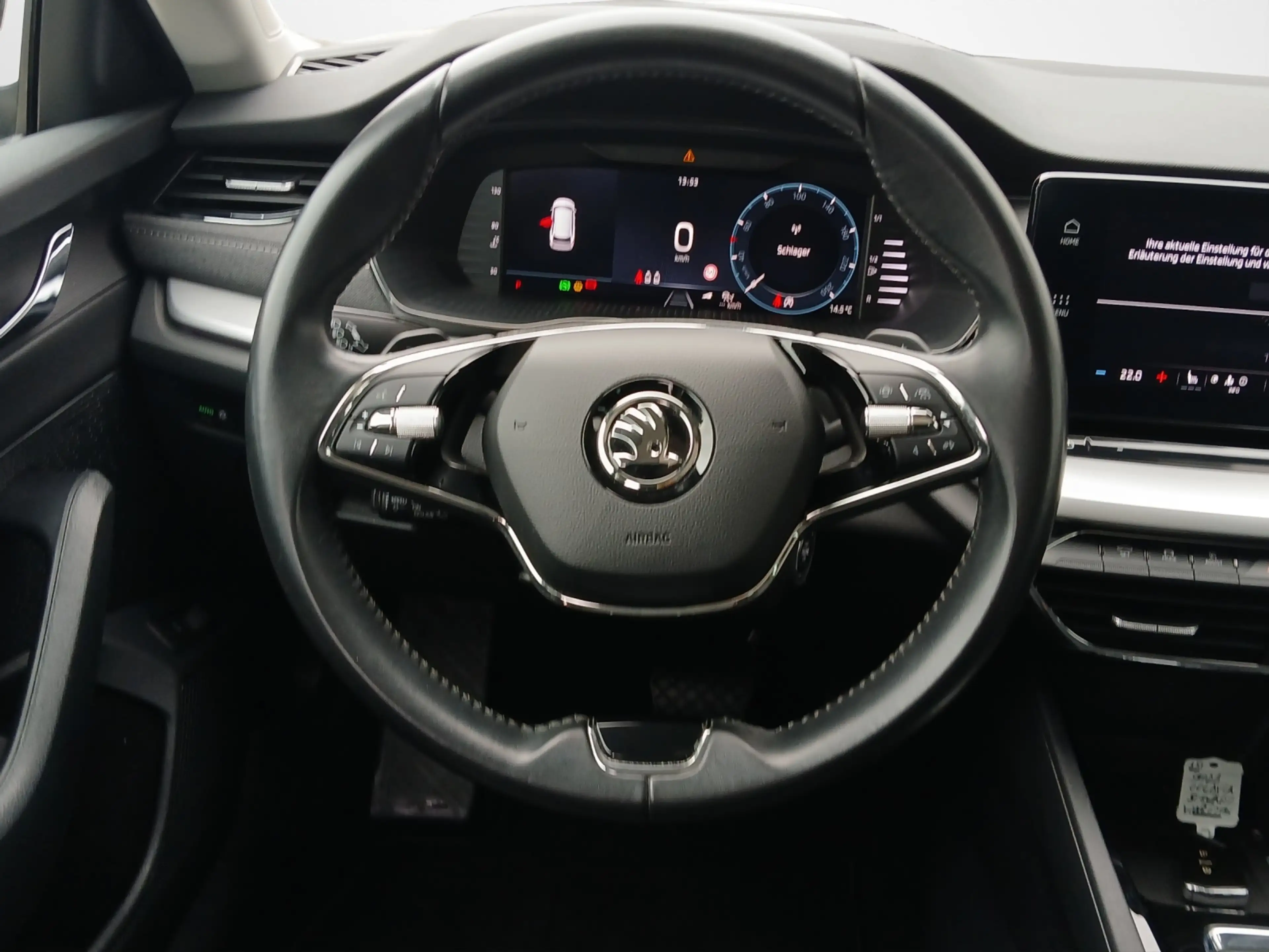 Skoda Octavia Combi 2.0 TDI DSG Style — photo 9