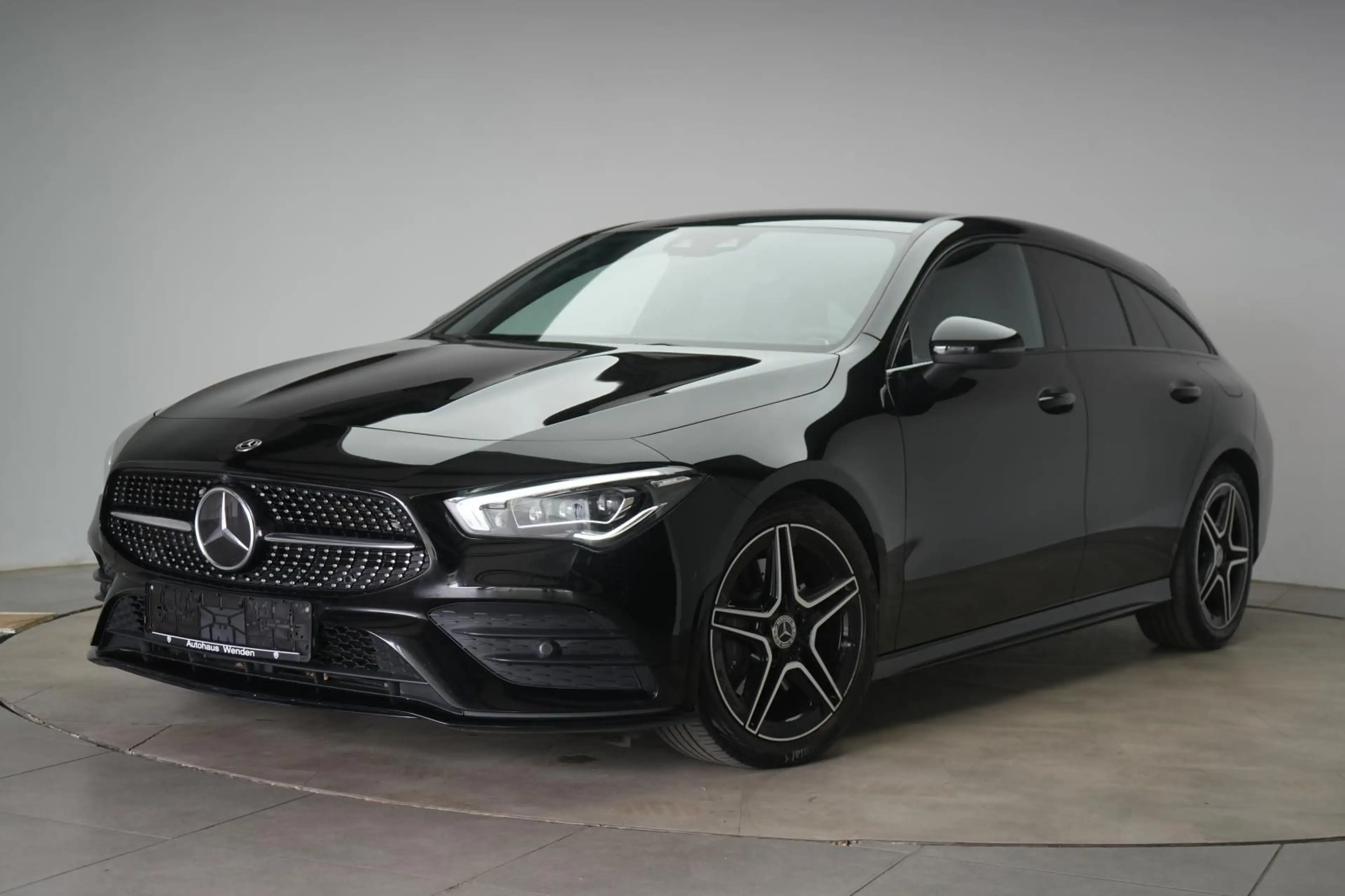 Mercedes-Benz CLA 220 d 8G-DCT  AMG Leder/Distr — photo 3