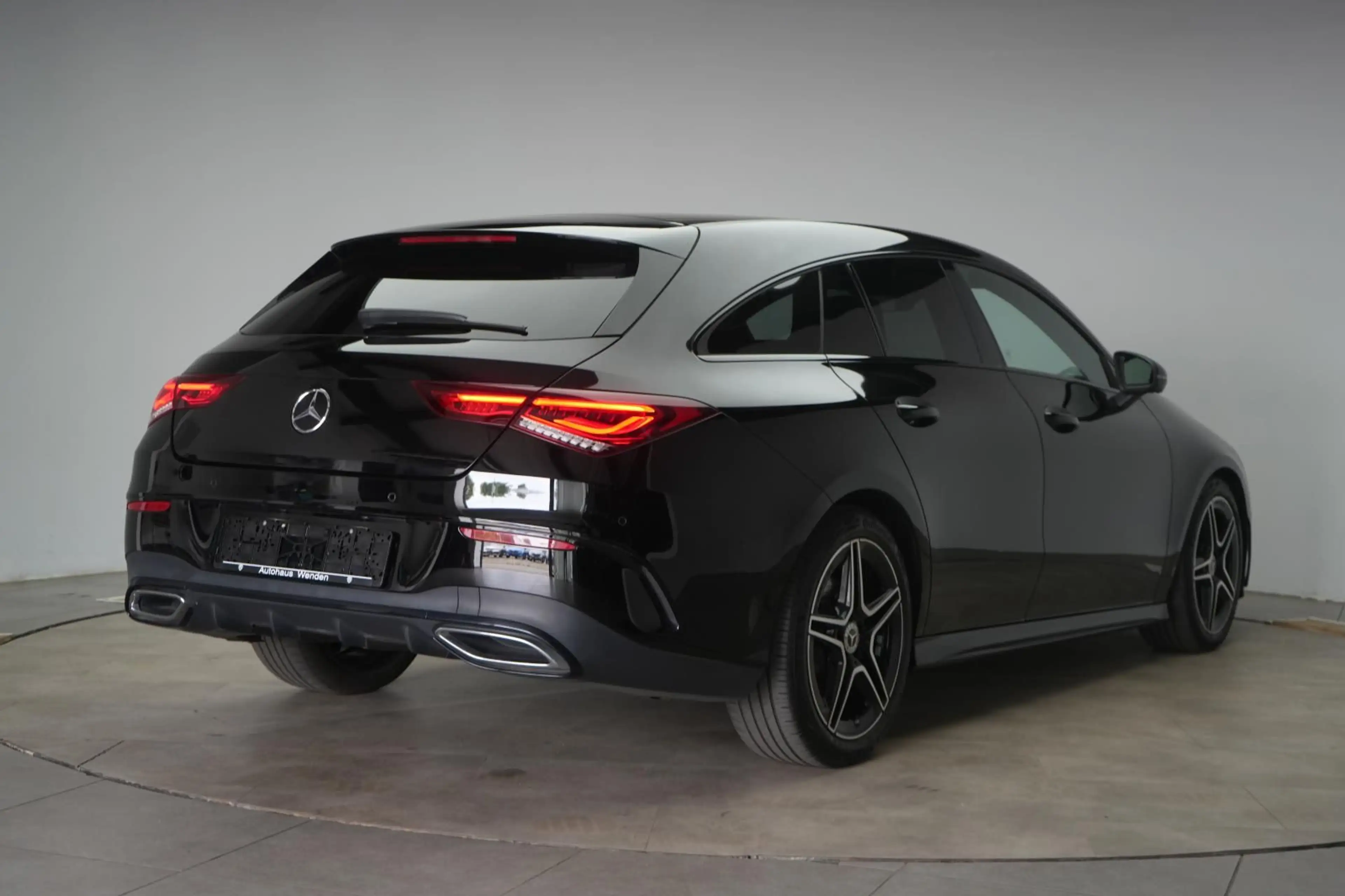Mercedes-Benz CLA 220 d 8G-DCT  AMG Leder/Distr — photo 4