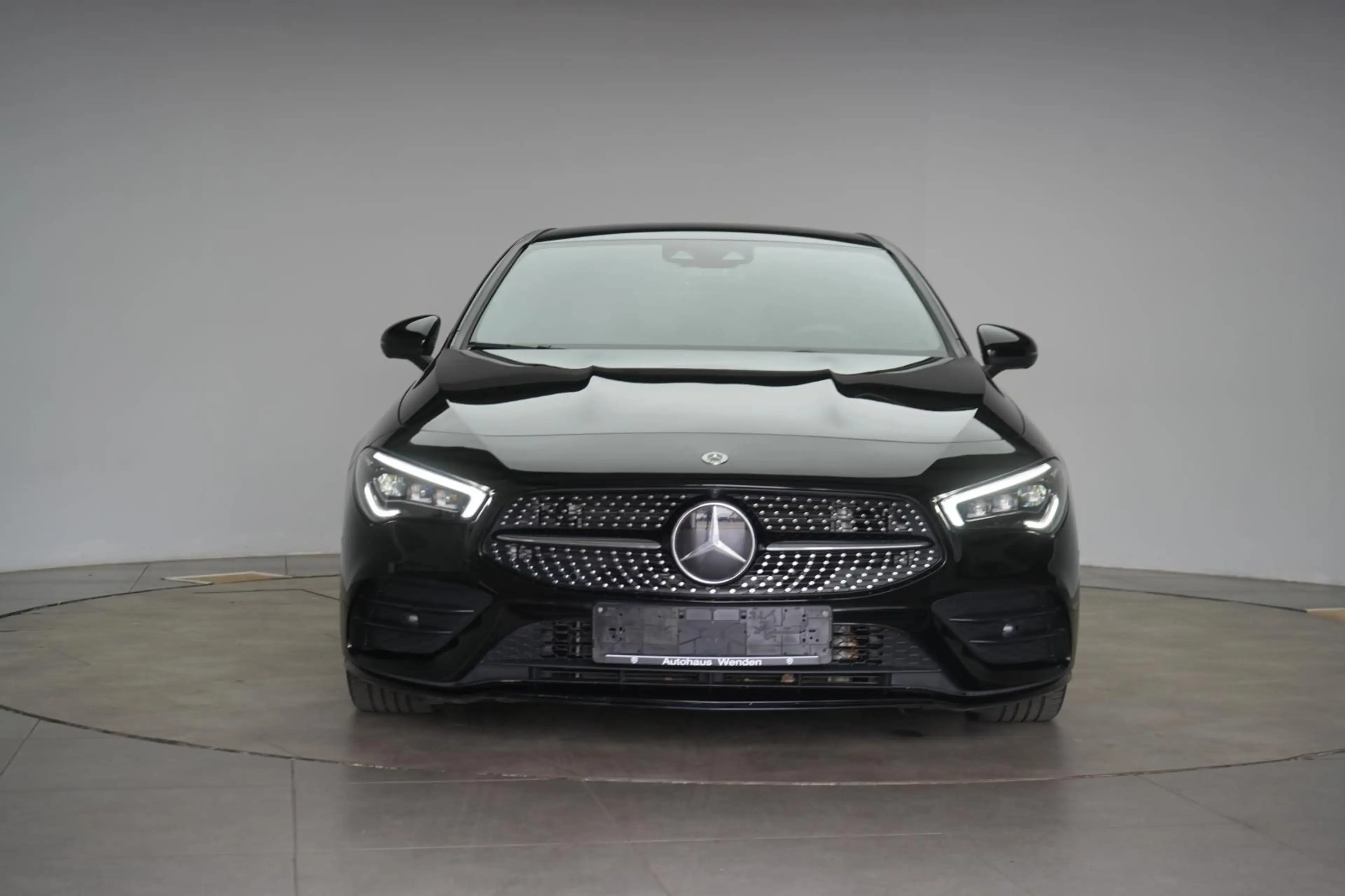 Mercedes-Benz CLA 220 d 8G-DCT  AMG Leder/Distr — photo 2