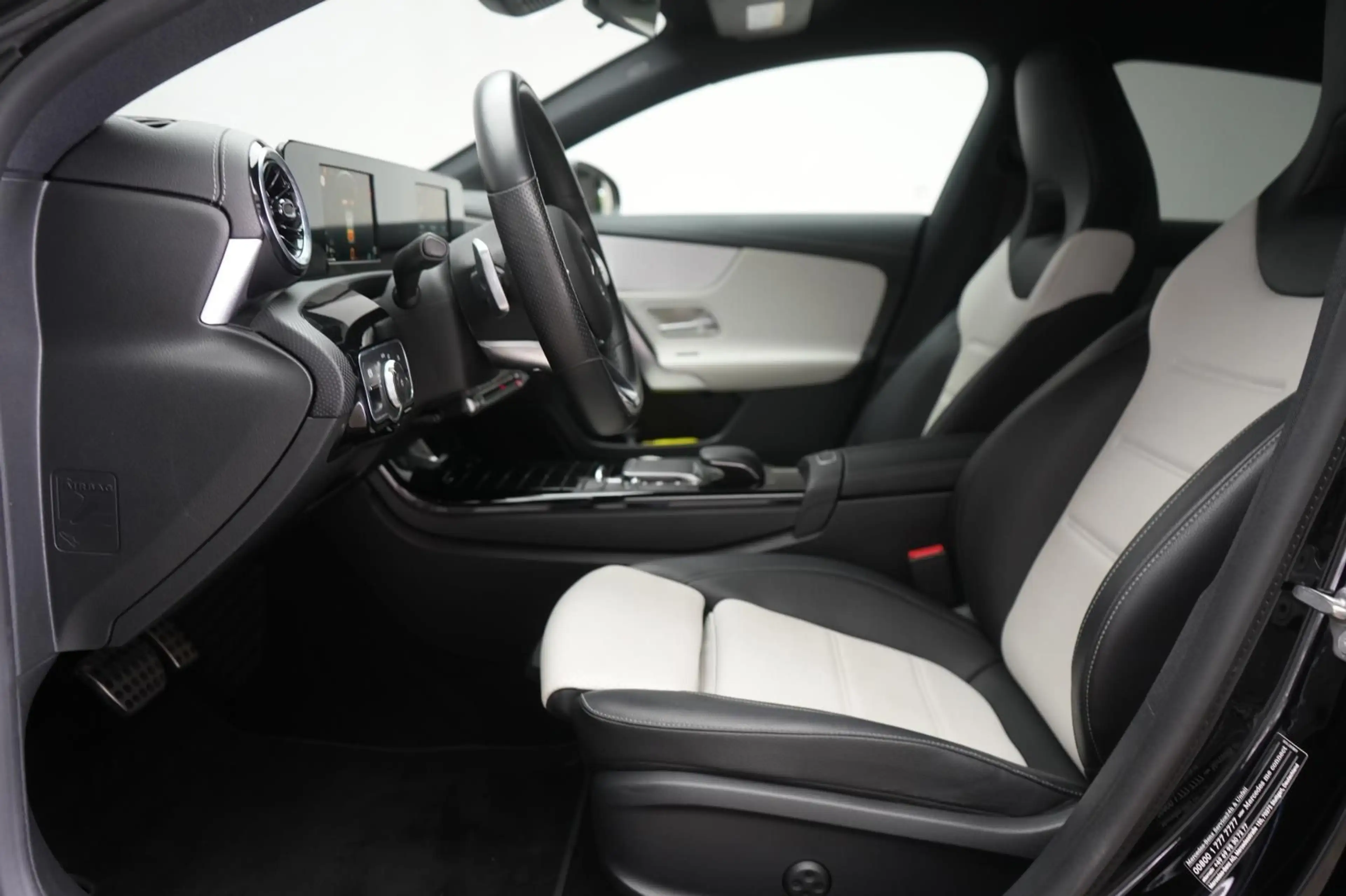 Mercedes-Benz CLA 220 d 8G-DCT  AMG Leder/Distr — photo 10