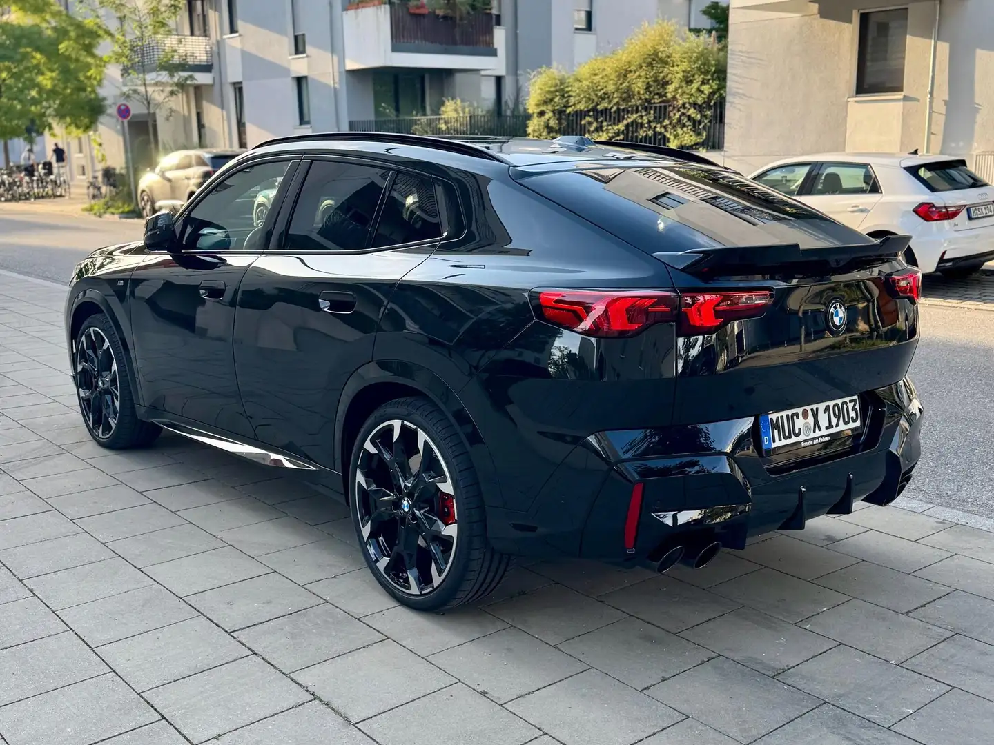 BMW X2 M M35i xDrive / M-Sportpaket Pro / Panorama Schwarz - 2