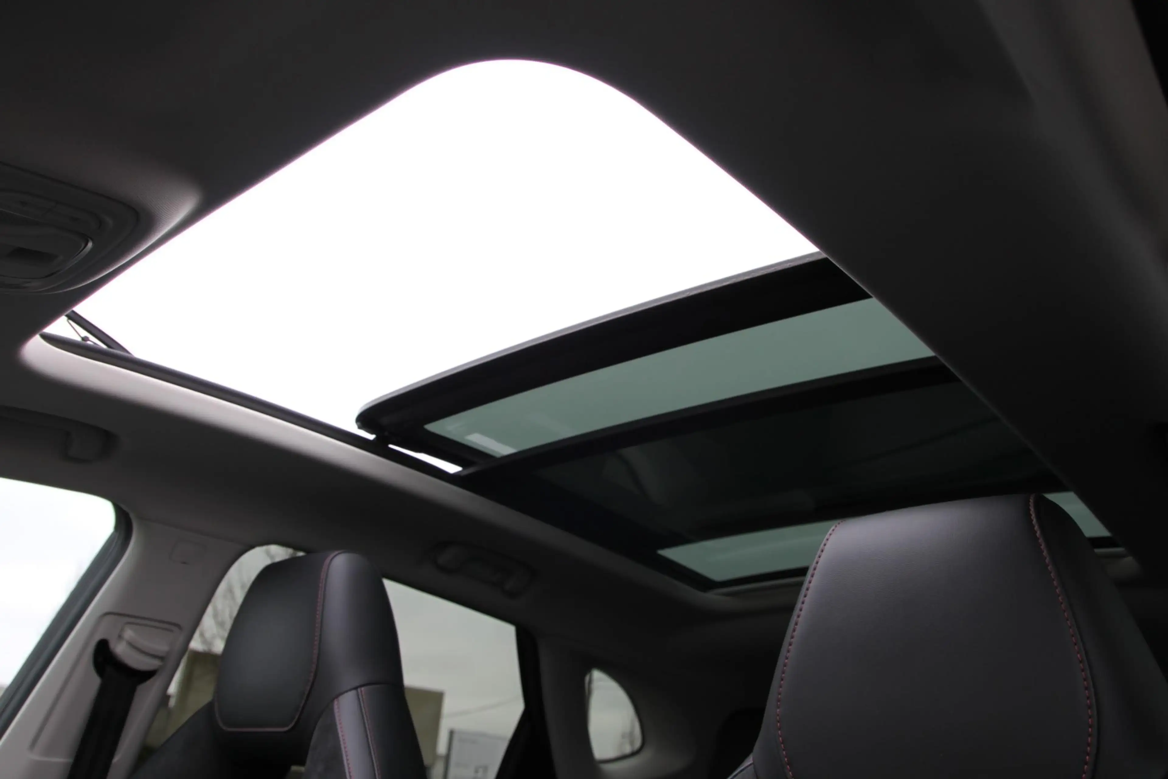 MG EHS 1.5 TGDI Luxury PHEV — photo 11