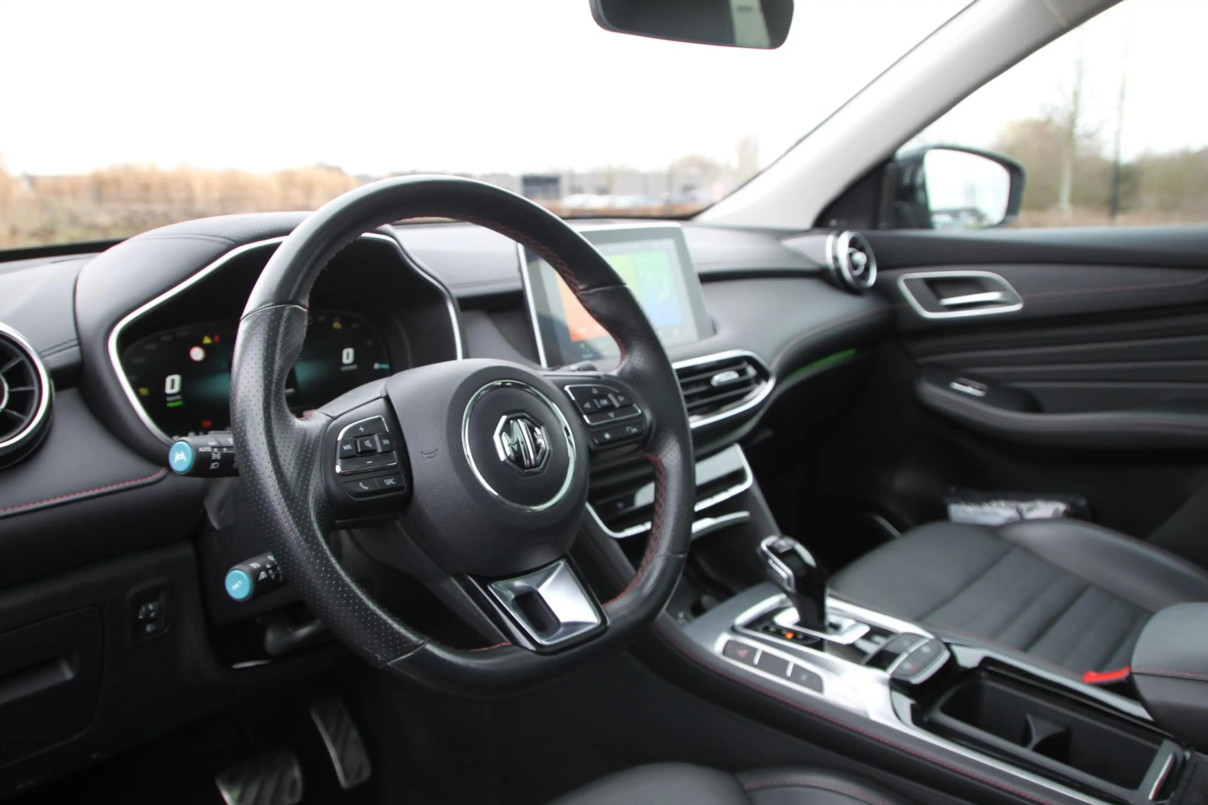 MG EHS 1.5 TGDI Luxury PHEV — photo 9