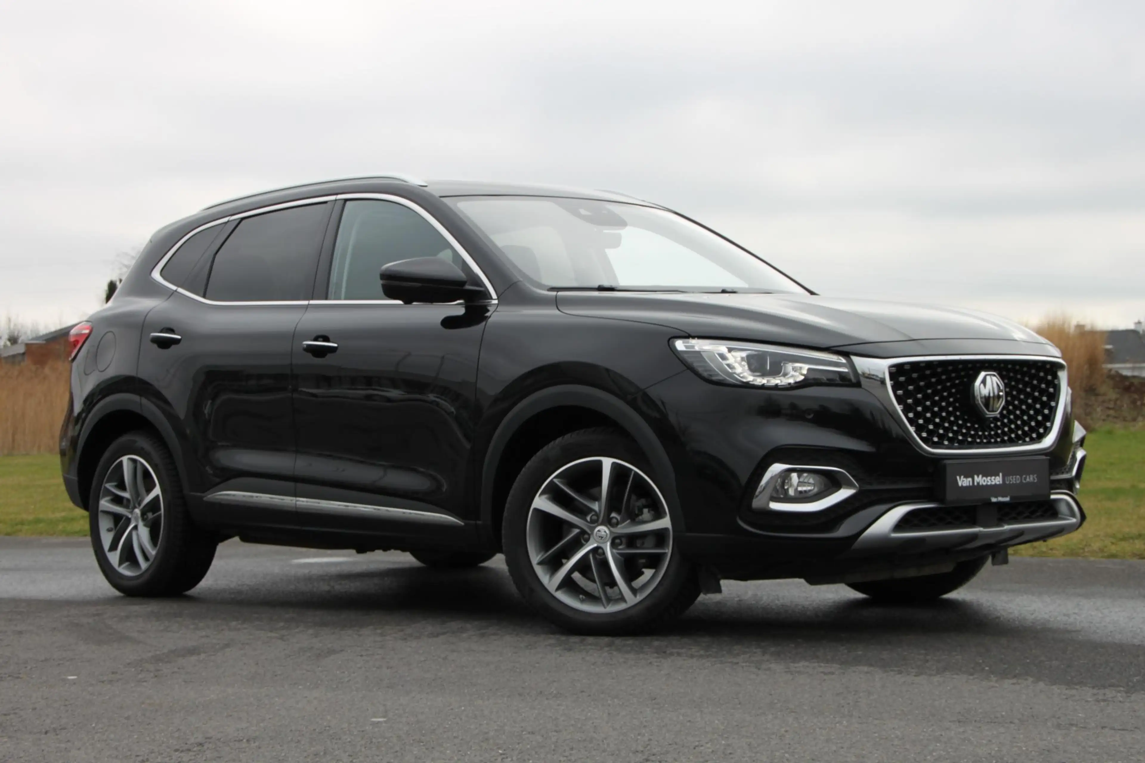 MG EHS 1.5 TGDI Luxury PHEV — photo 3