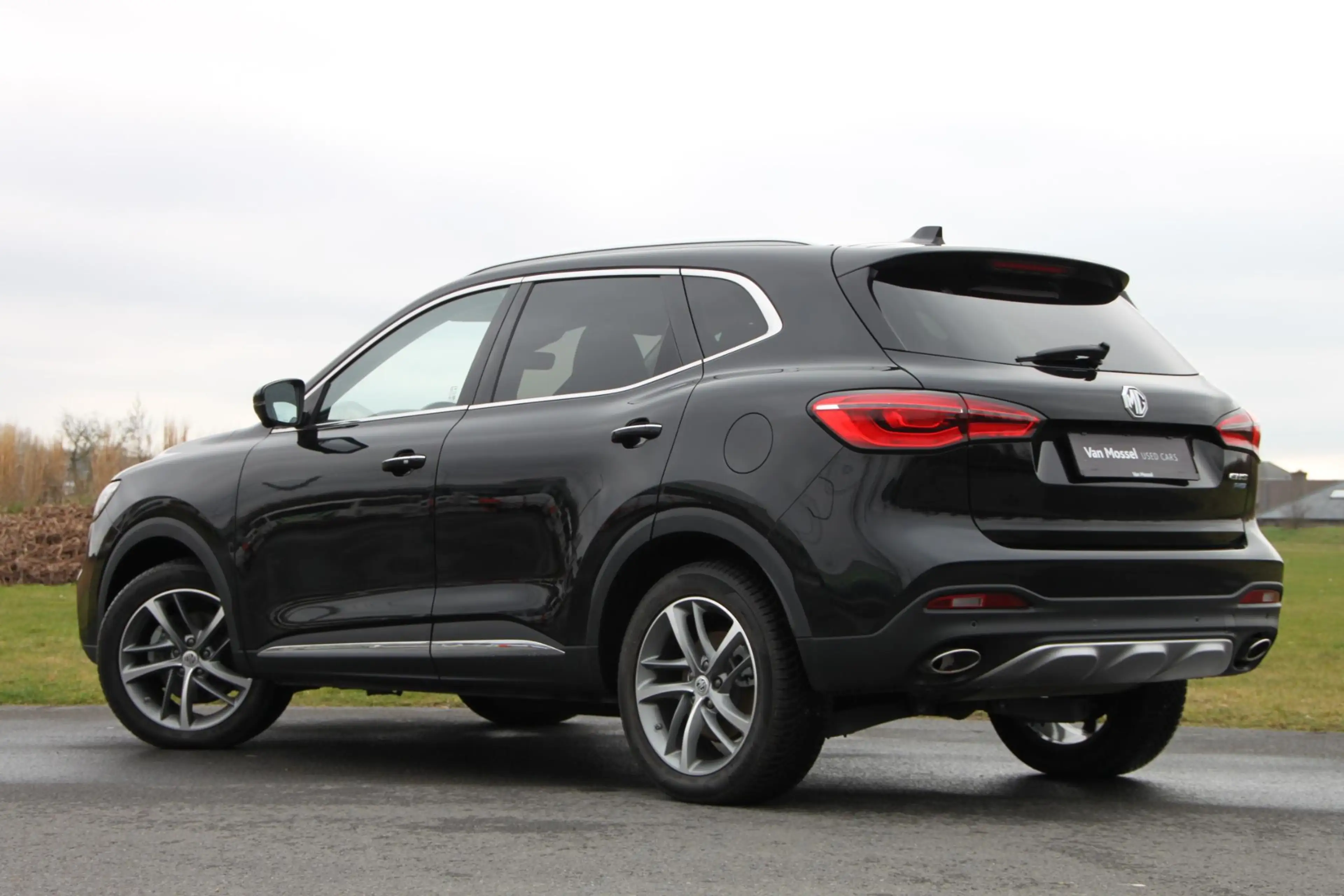 MG EHS 1.5 TGDI Luxury PHEV — photo 6