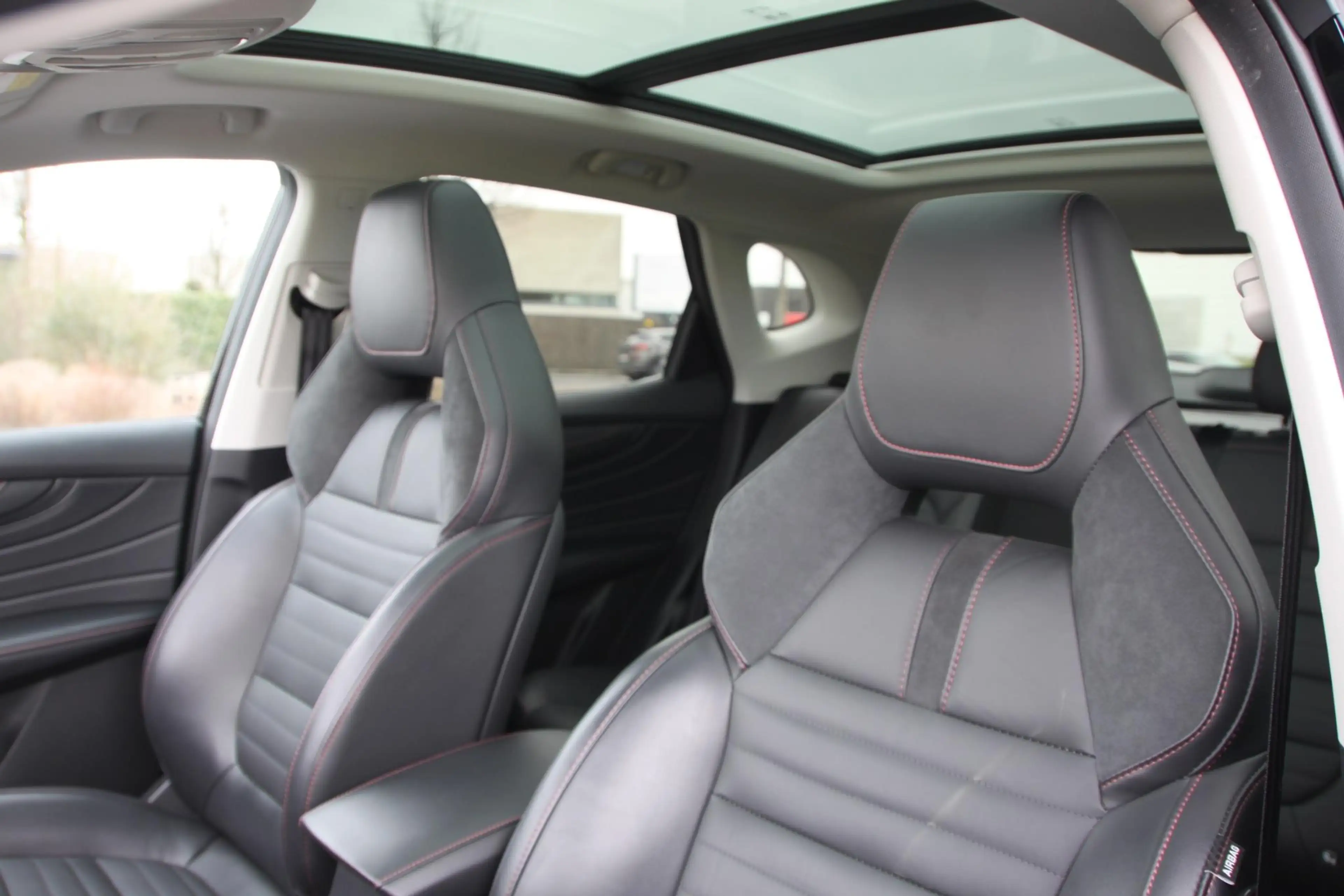 MG EHS 1.5 TGDI Luxury PHEV — photo 10