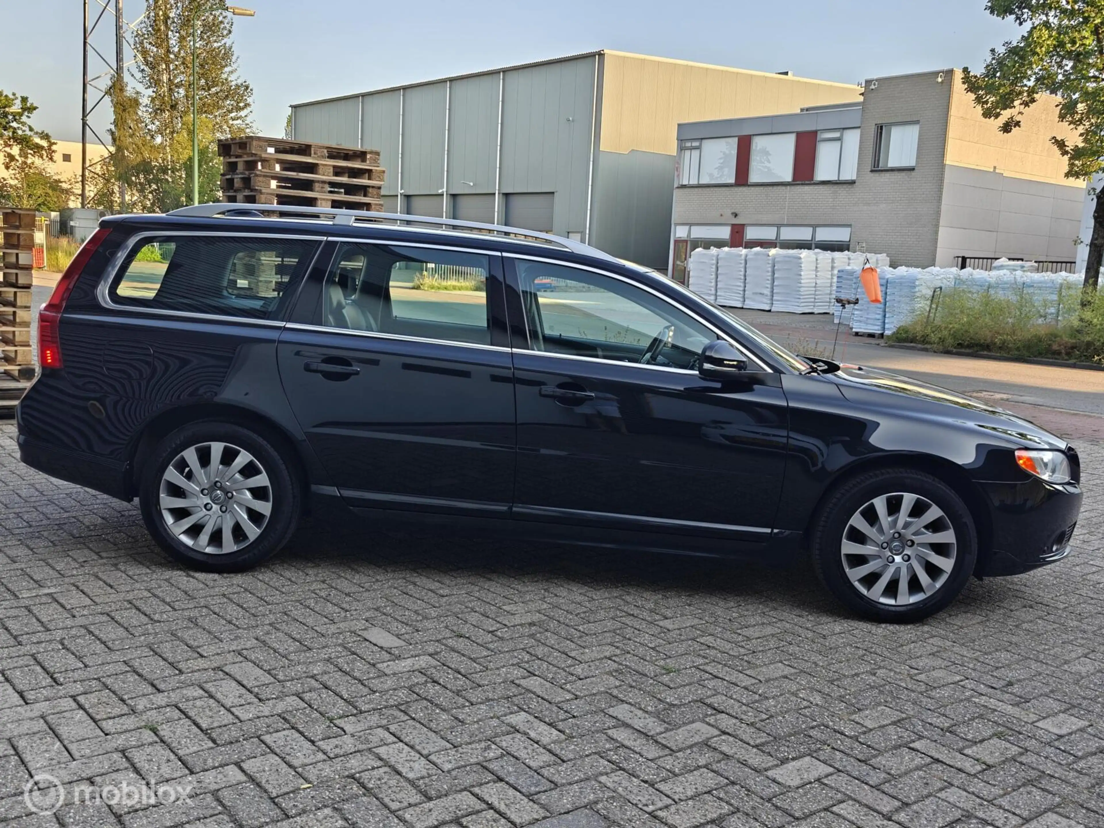 Volvo V70 1.6 T4 Limited Edition — photo 5